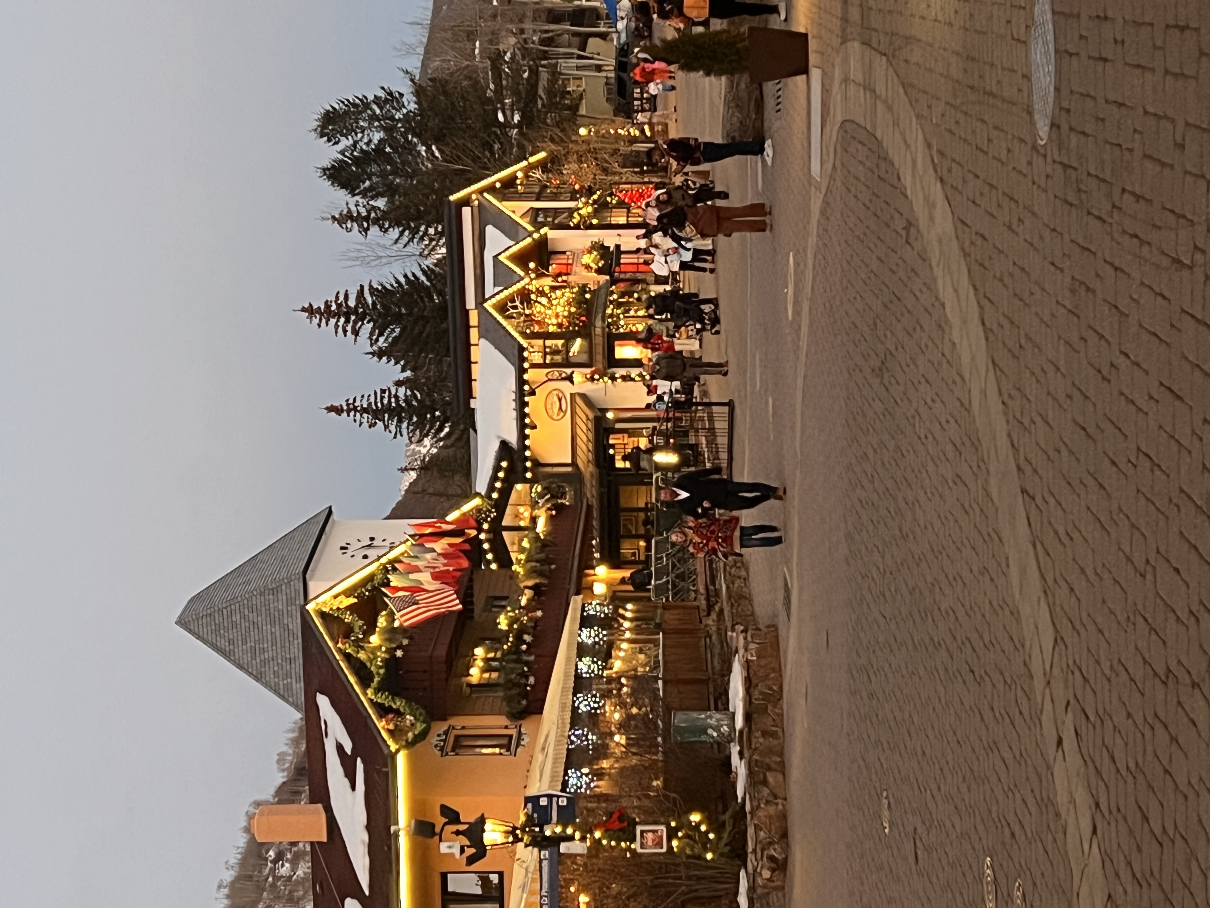 Vail village vail co hi-res stock photography and images - Alamy, image size:3024x4032