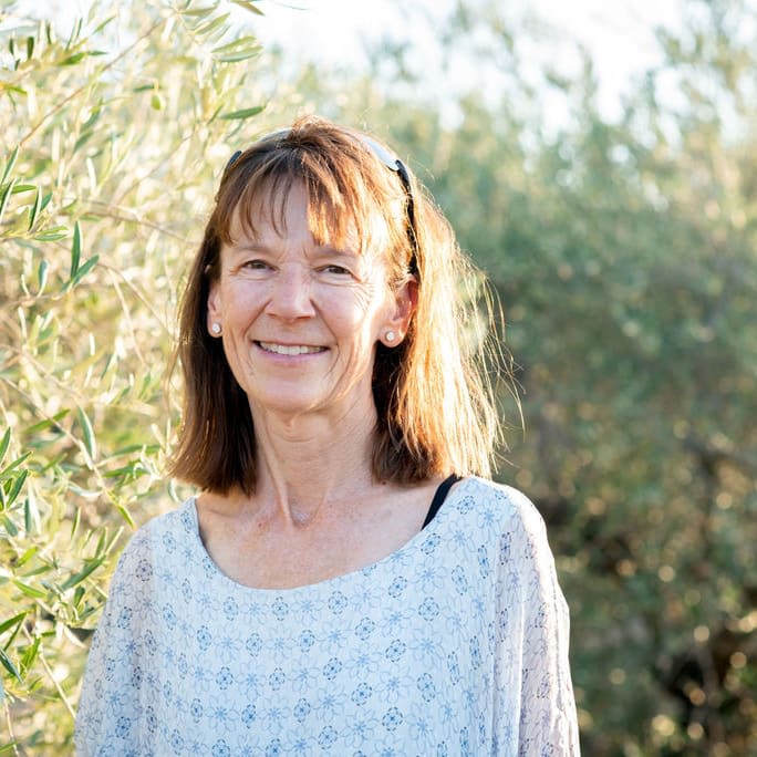 Fora Author - Carolyne Kauser-Abbott