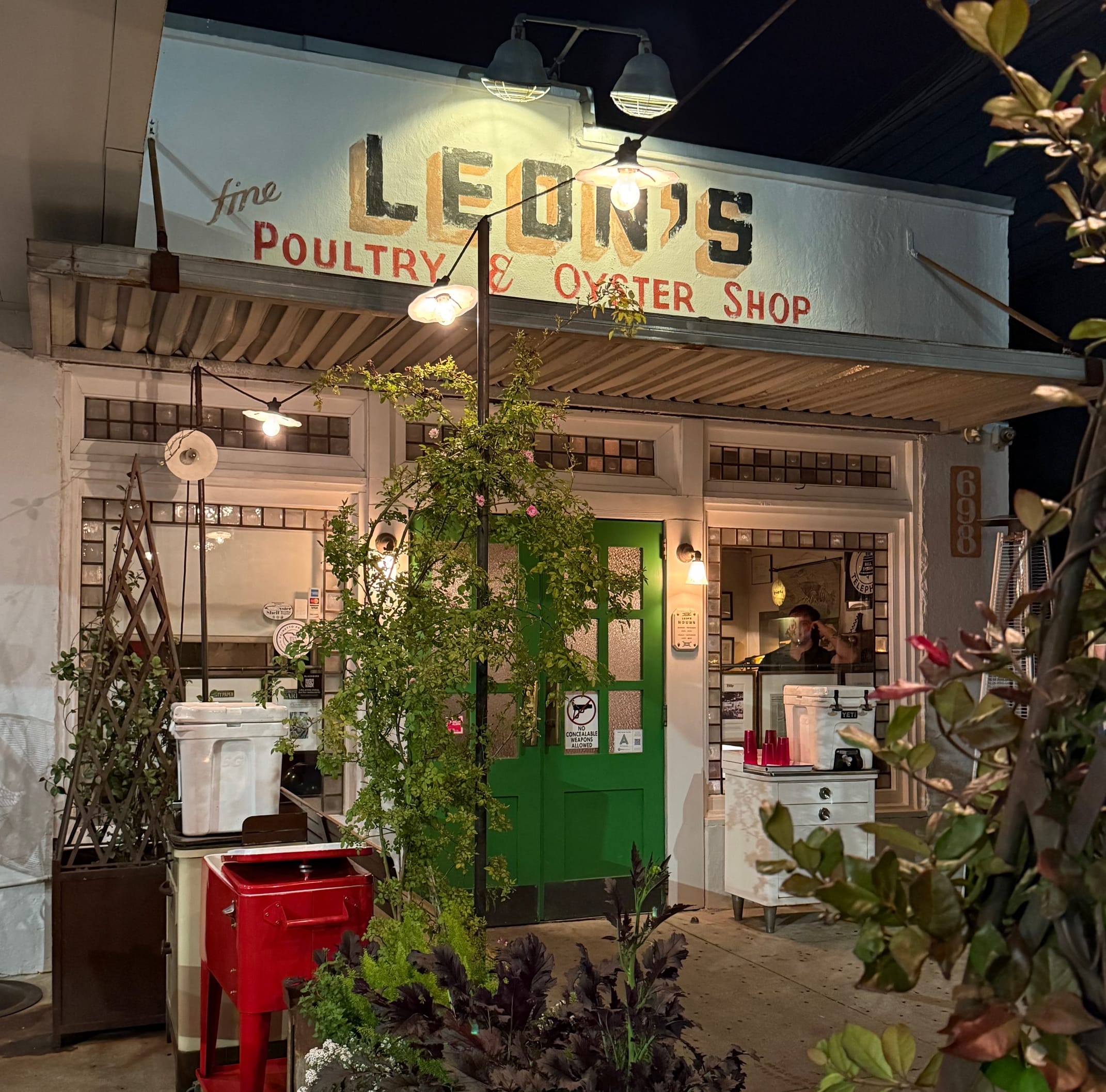 the front of a restaurant called Leon's