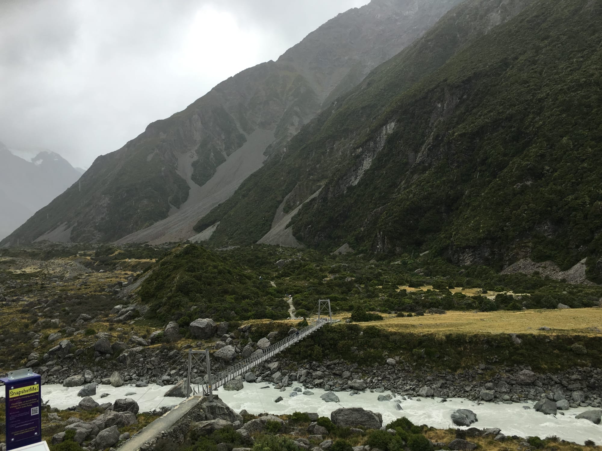 Mount Cook hike on Hooker valley trail.