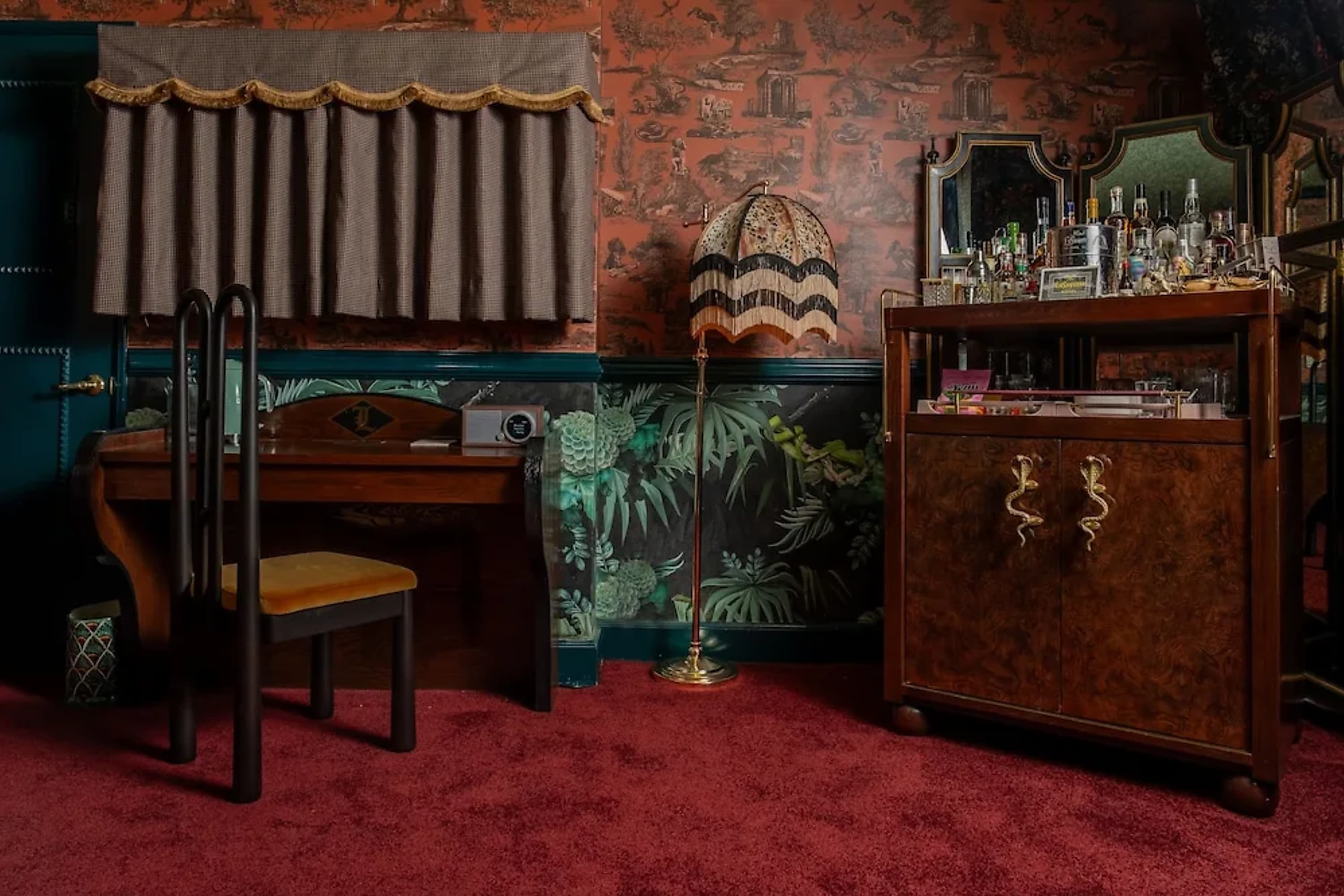 Moody lighting lights up vintage Art Deco furniture and decor