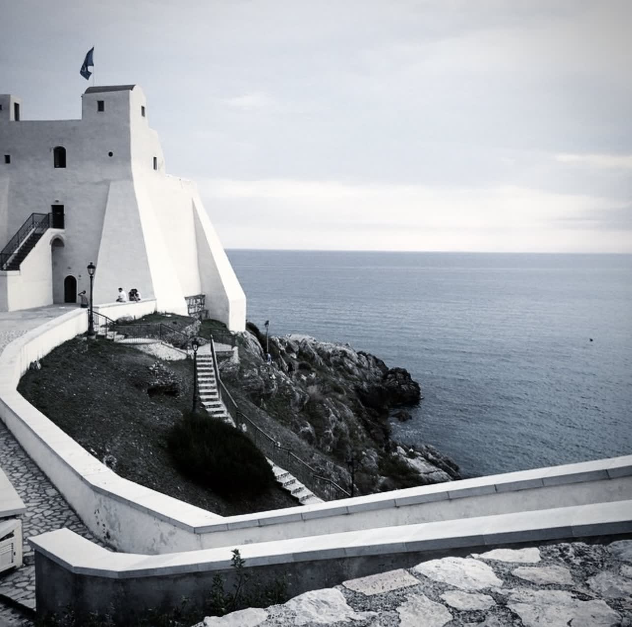 Black and white photo of Torre Truglia