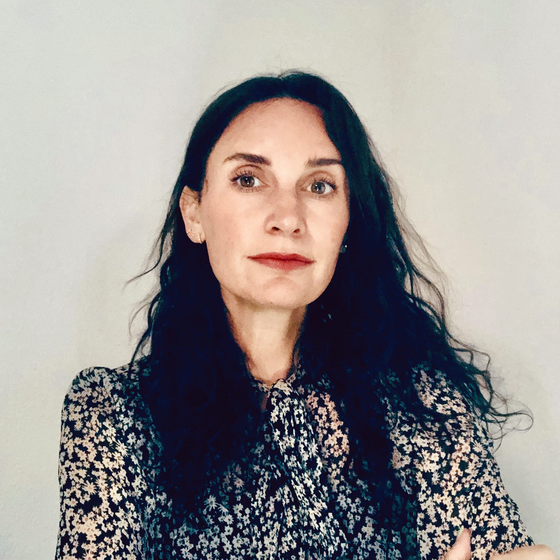 Fora Author Kay Hart