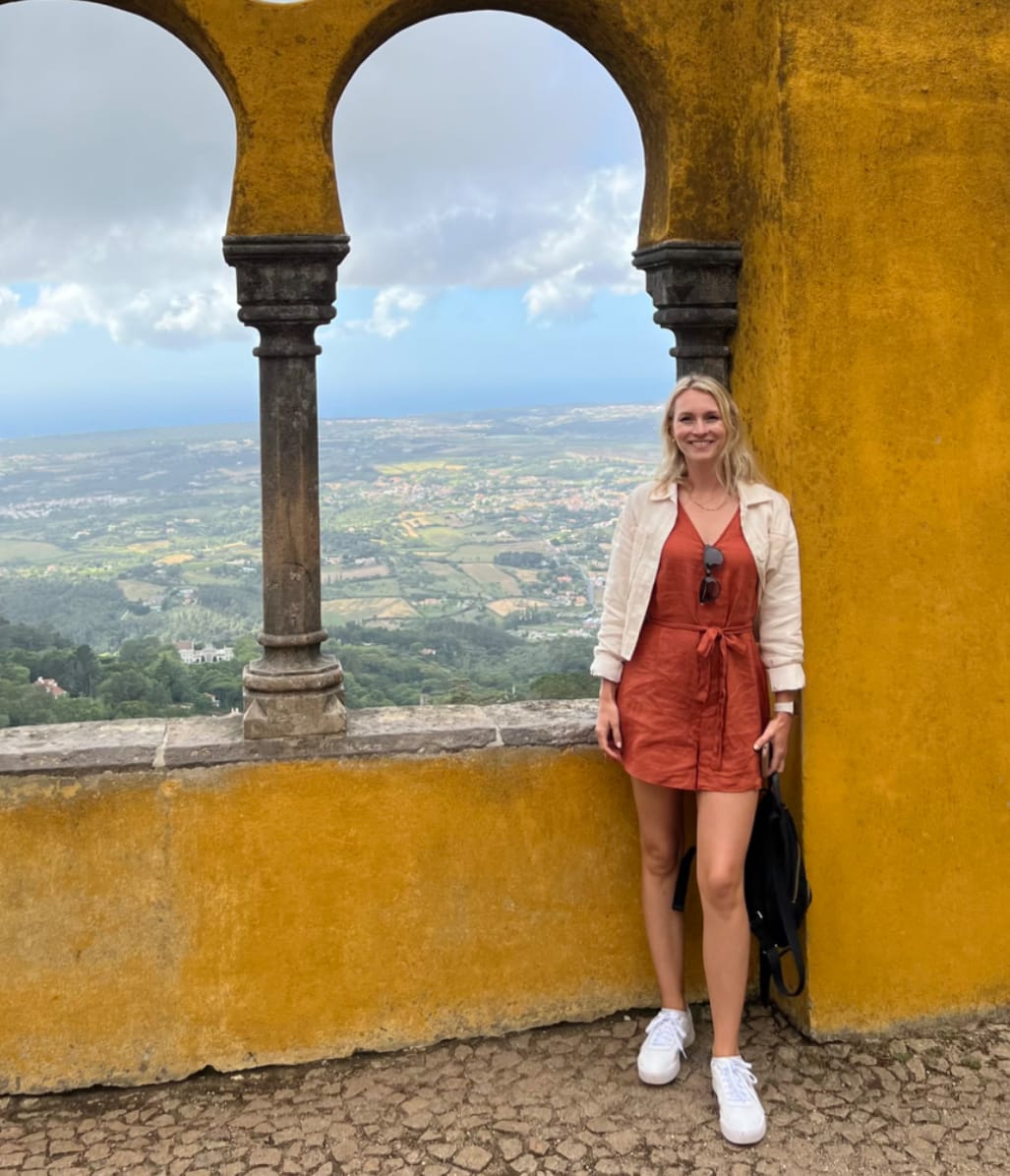 Fora Author - Allison M
