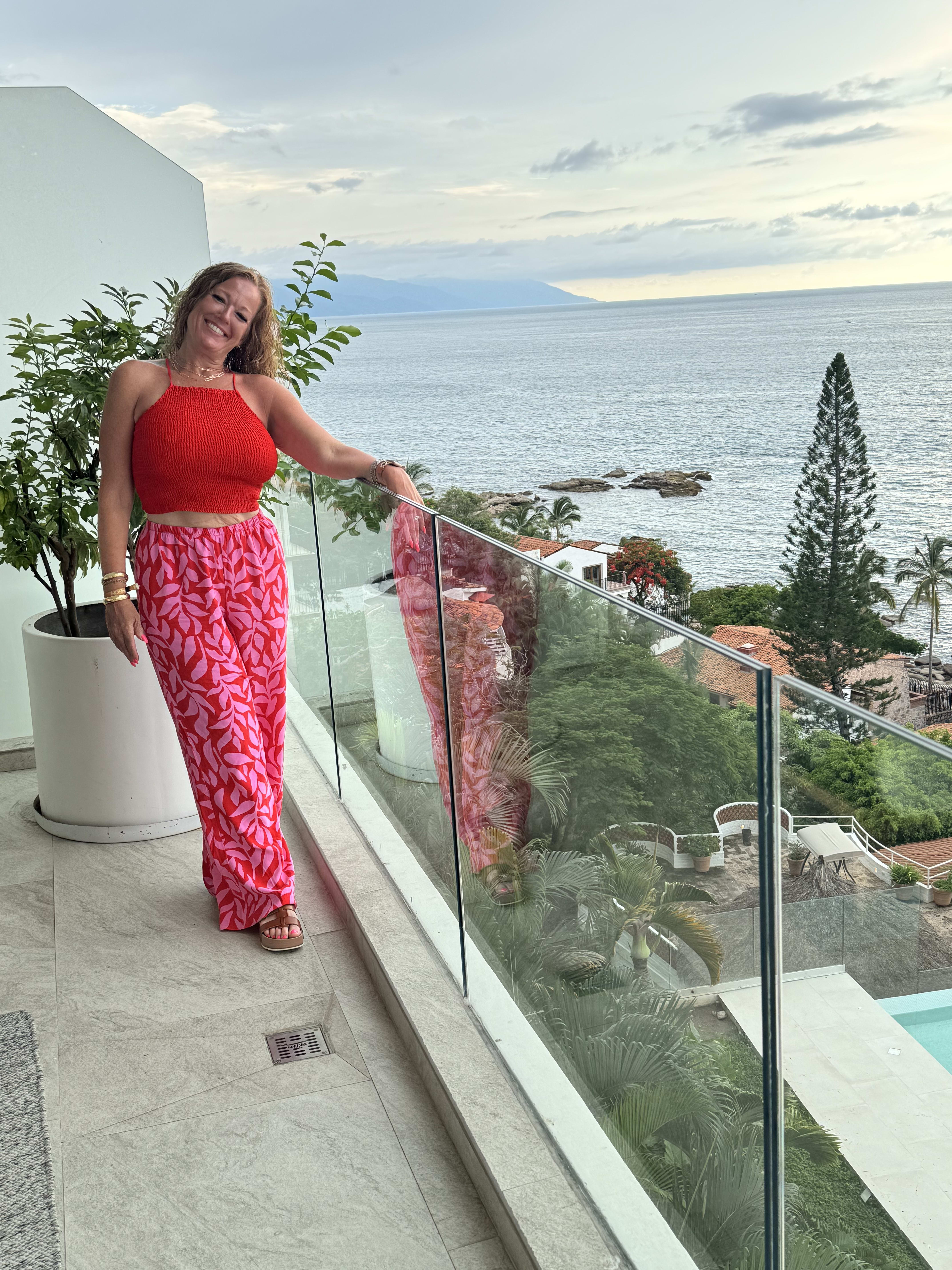 Fora Author - Stephanie Odohofre