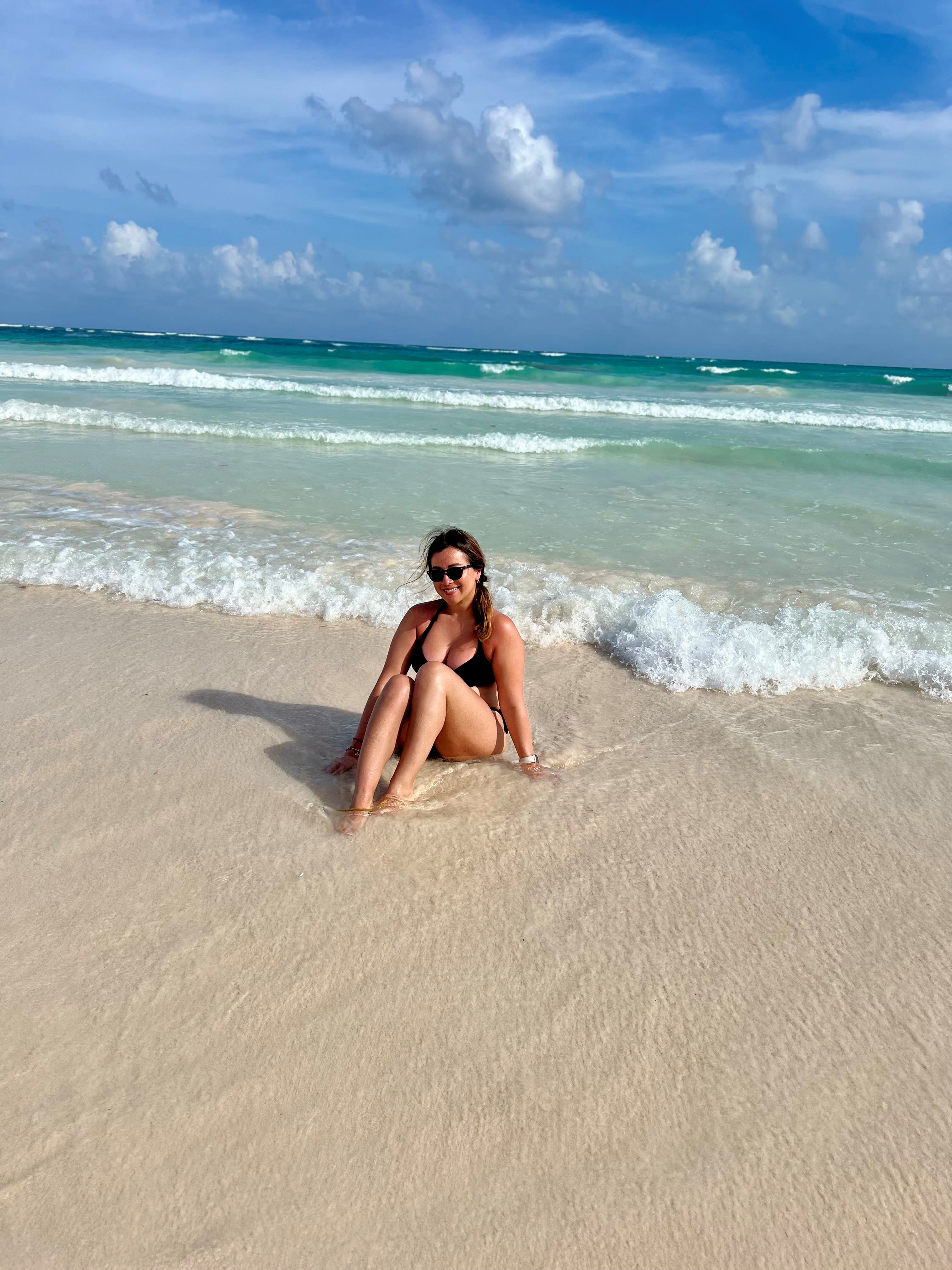 Fora Author - Sandy Galvan