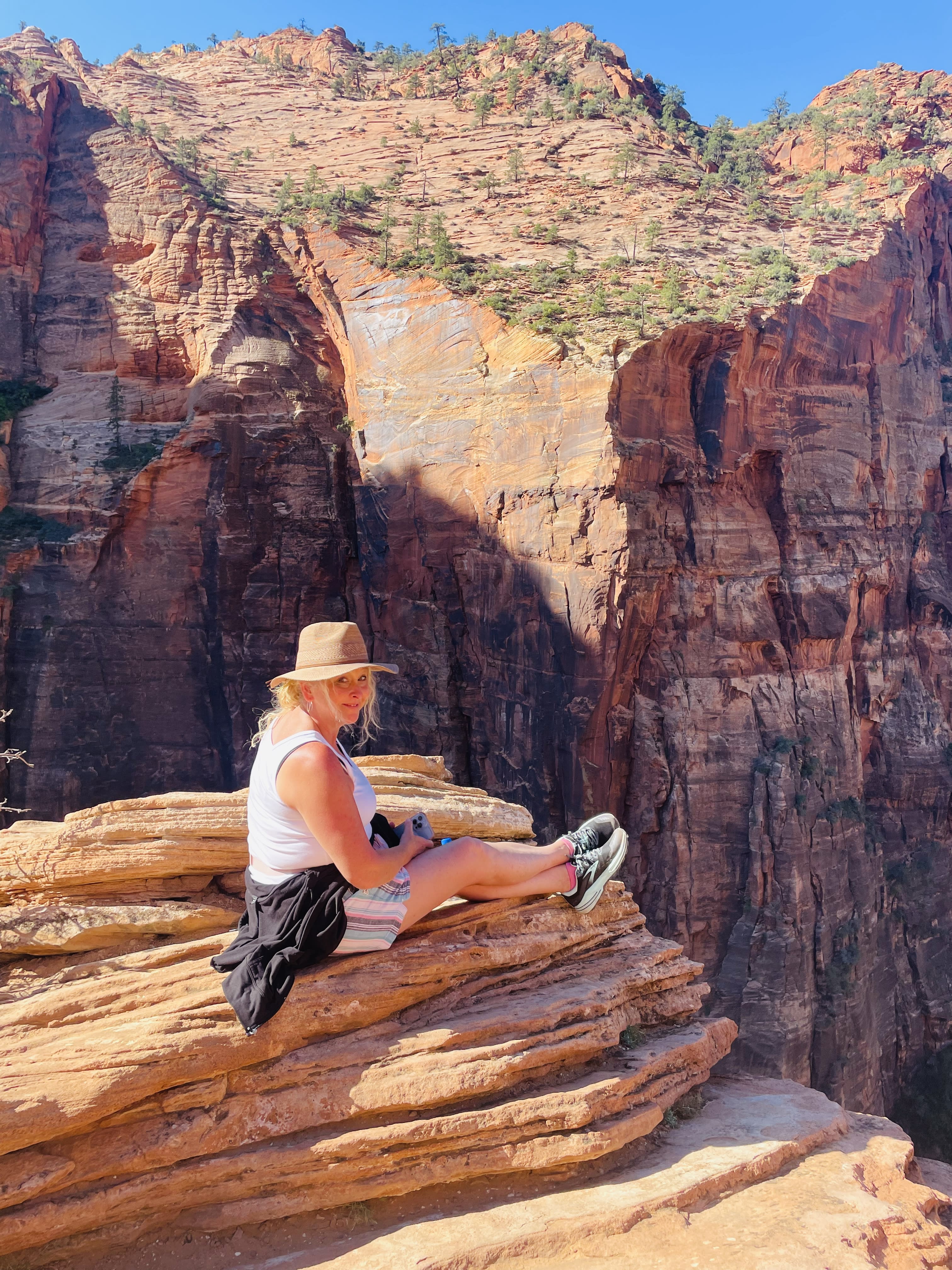 Fora Author - Lisa Tueni