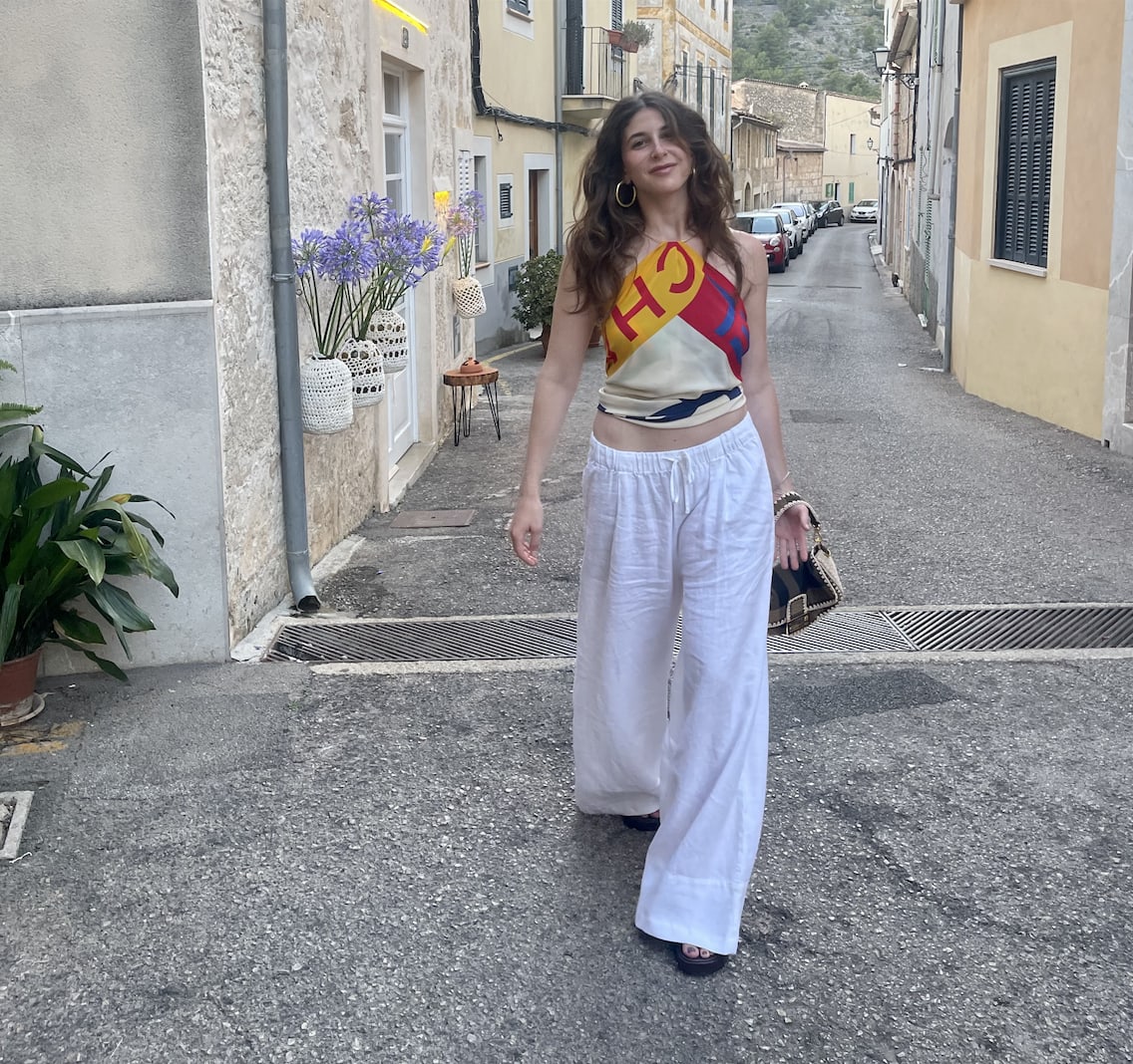 Fora Author - Hannah Lester
