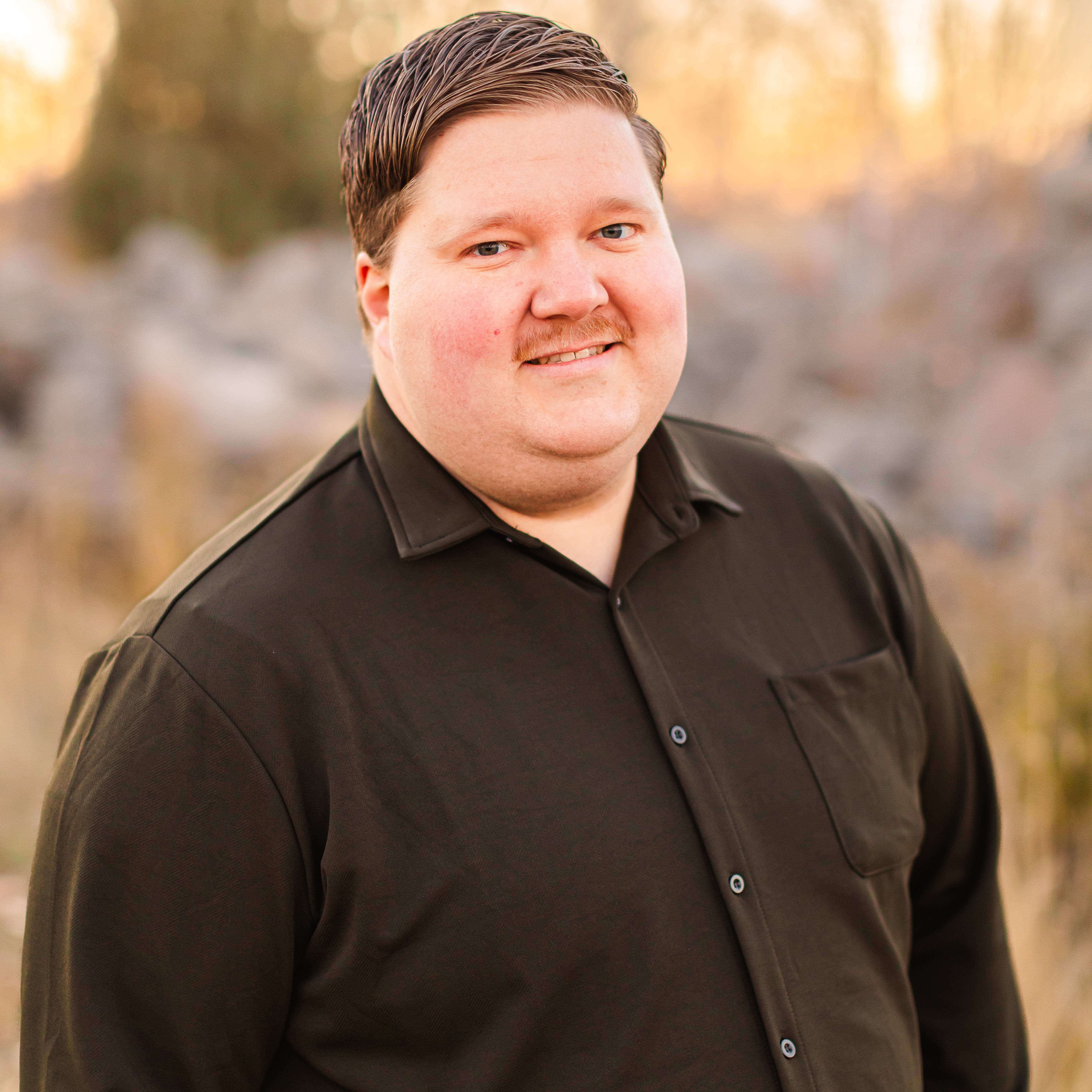 Fora Author - Braxton Farnsworth