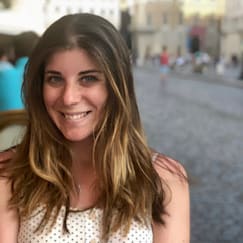 Fora Author - Alexa Travis