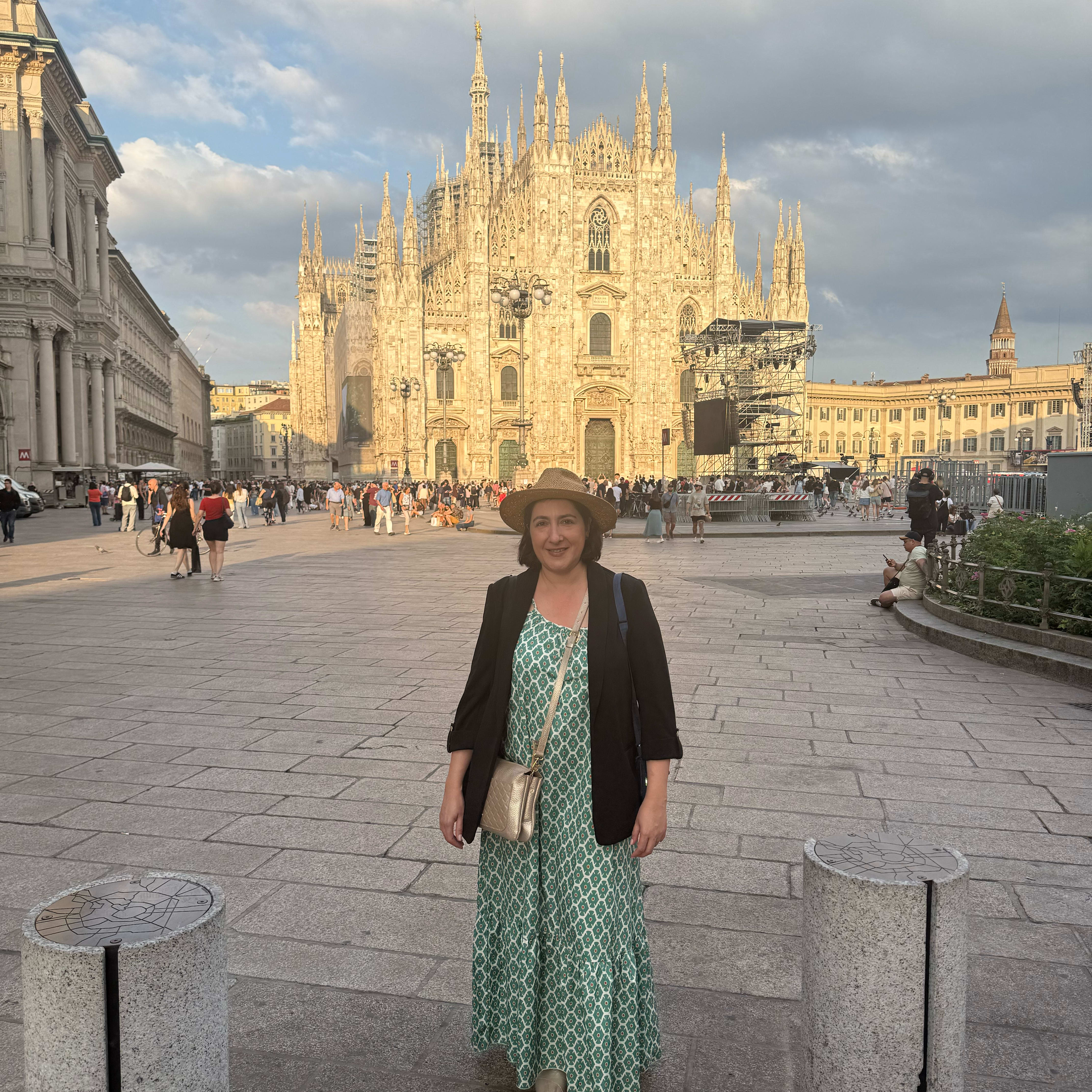 Fora Author - Clara Mebarak