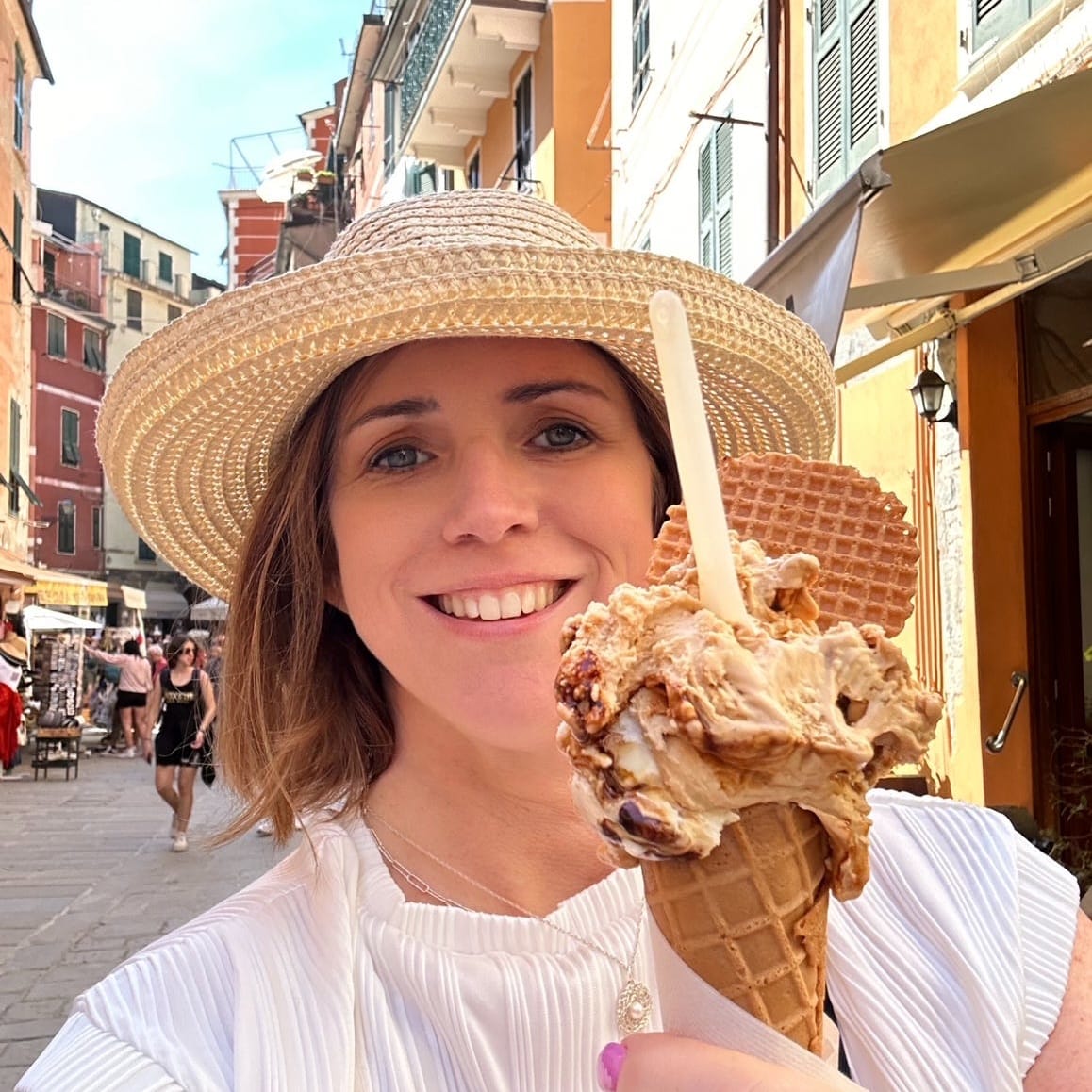 Fora Author - Elizabeth Boehnlein