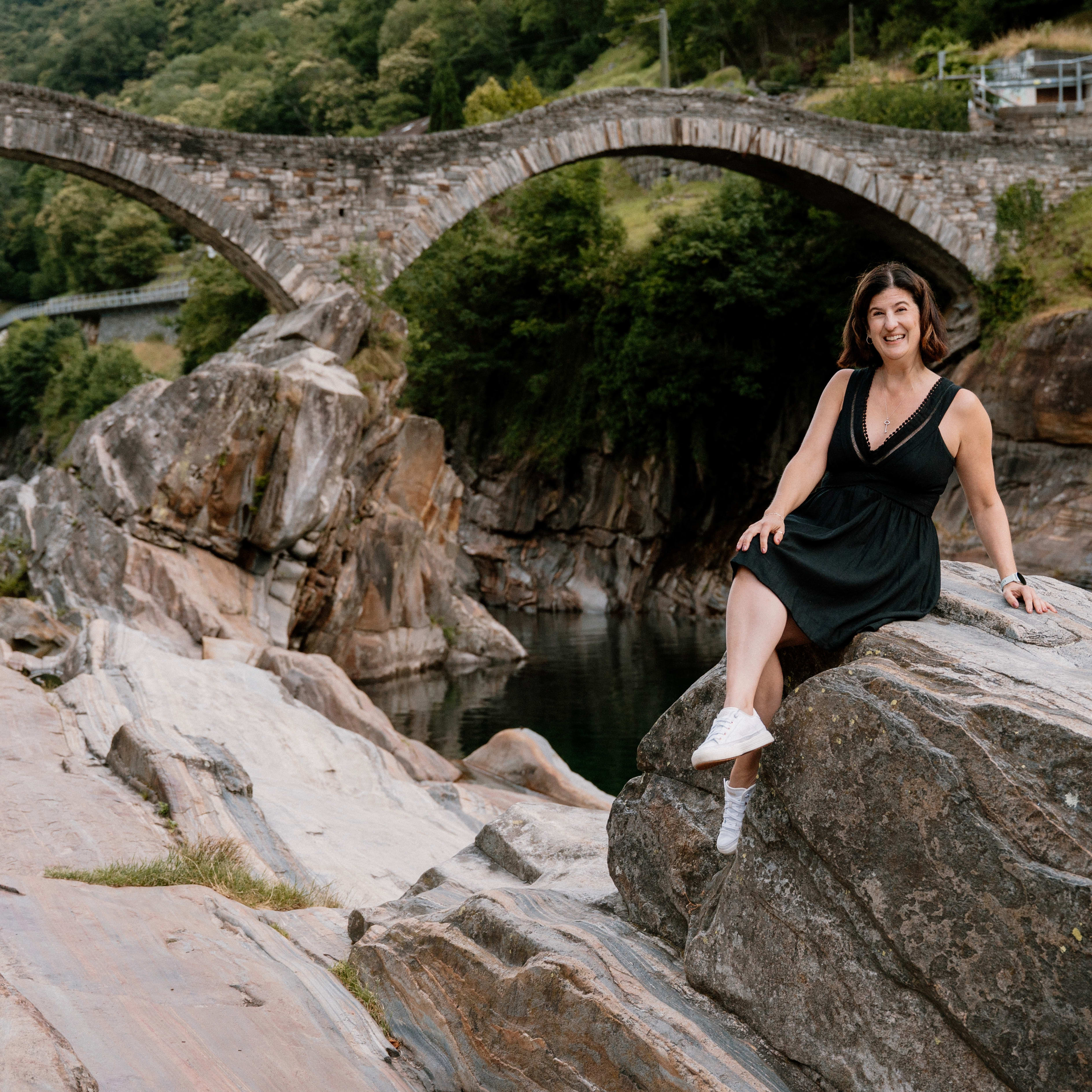 Fora Author - Angeline Crowder