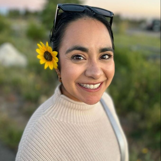 Travel Advisor - Amanda Garcia English