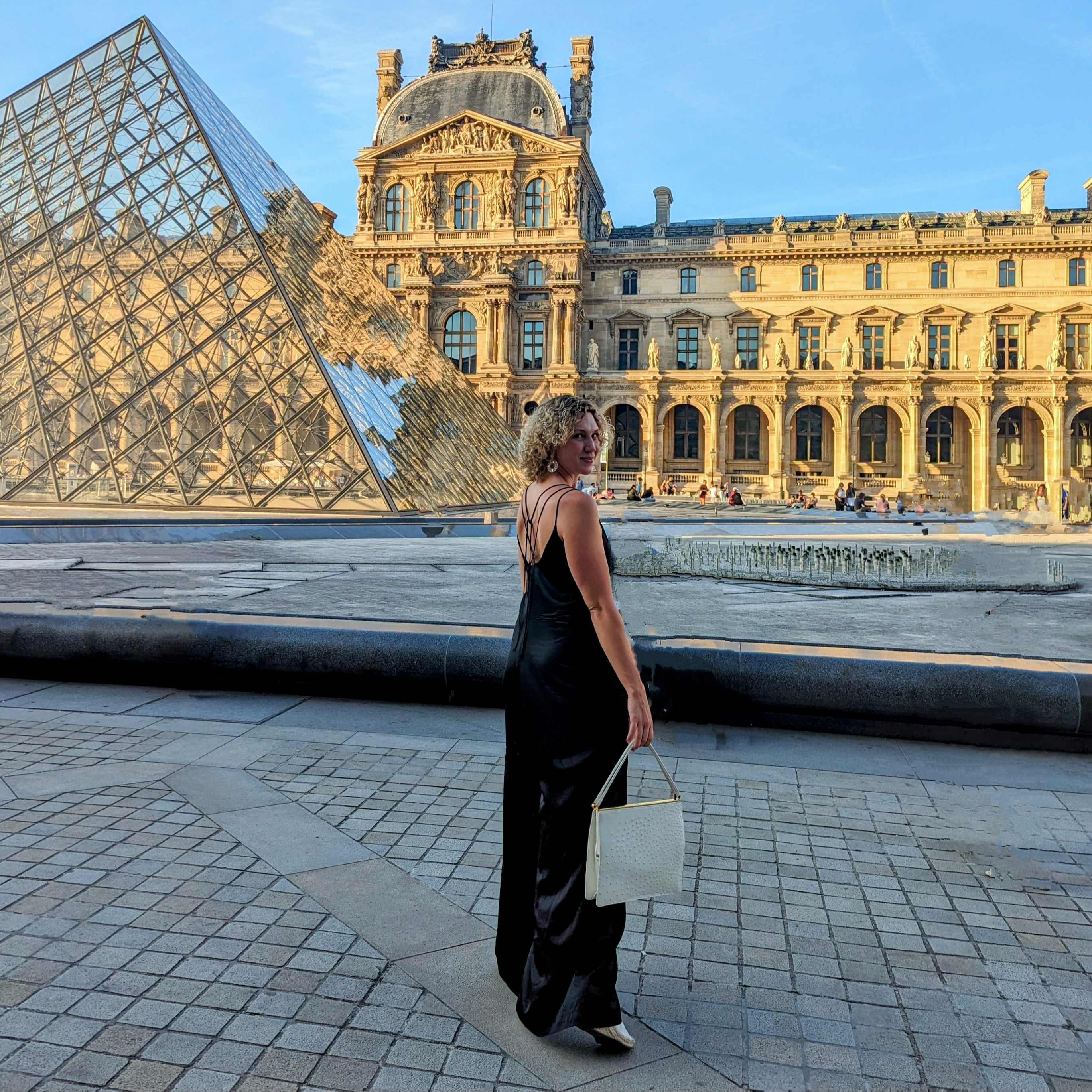 Fora Author - Trish Hans