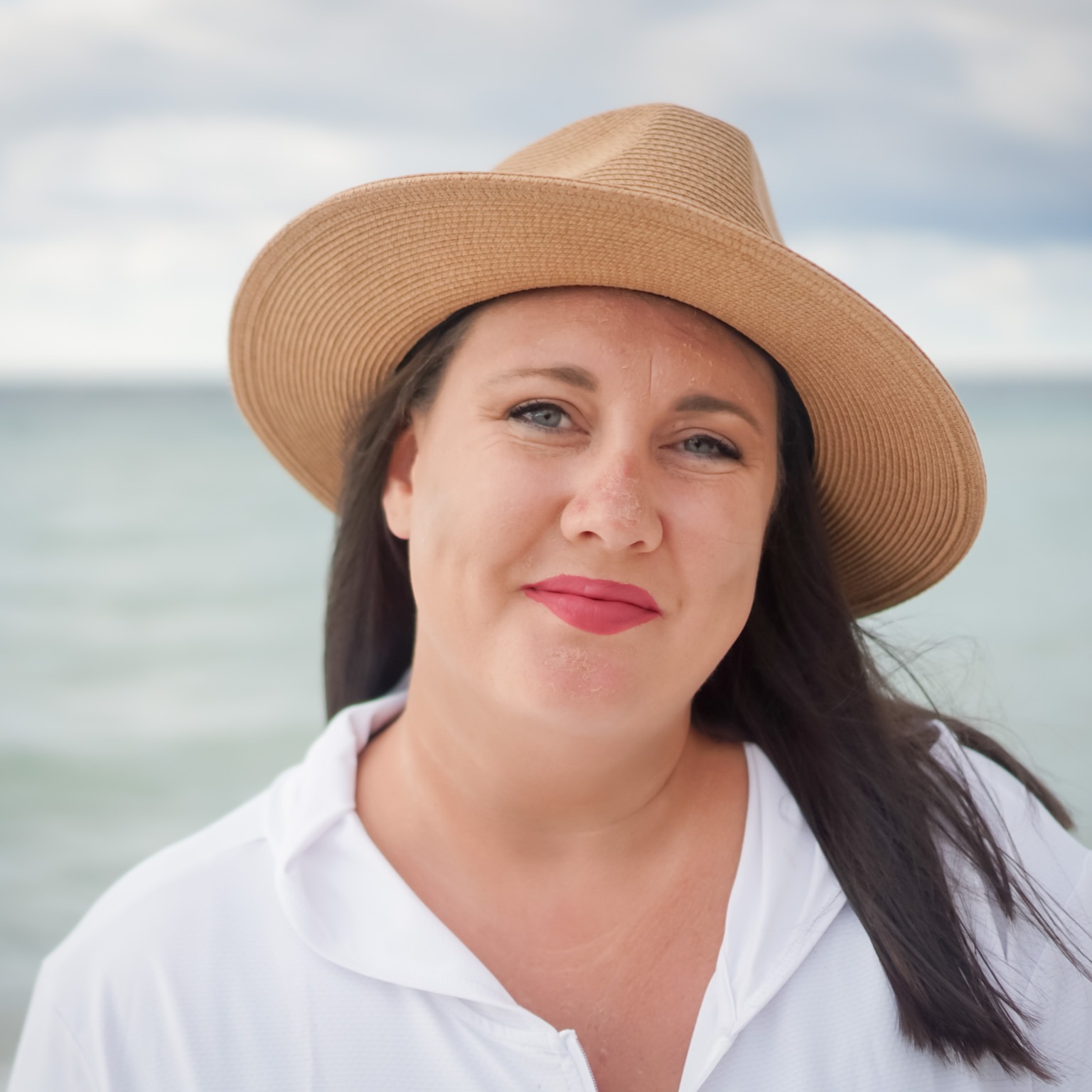 Carly Jesse Fora Travel