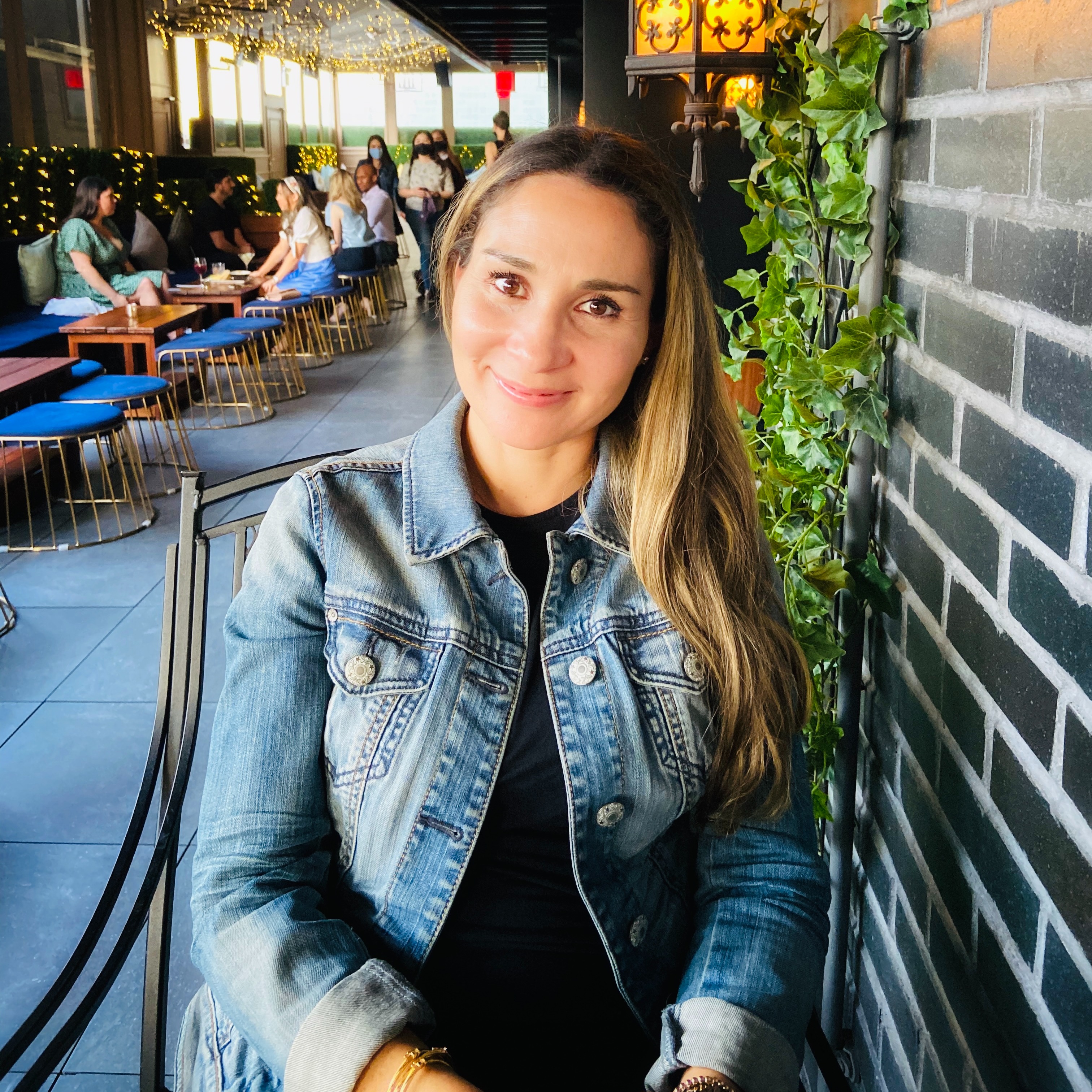 Advisor - Sabrina Autera