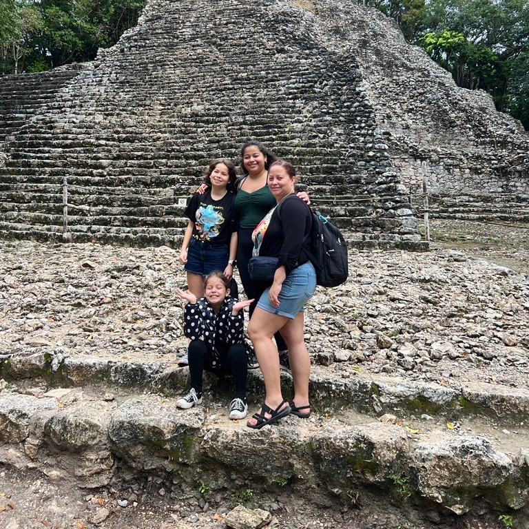 Advisor - Keshia Medellin