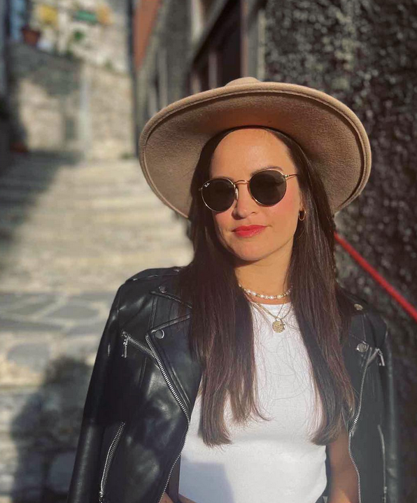 Fora Author - Sydney Hogue