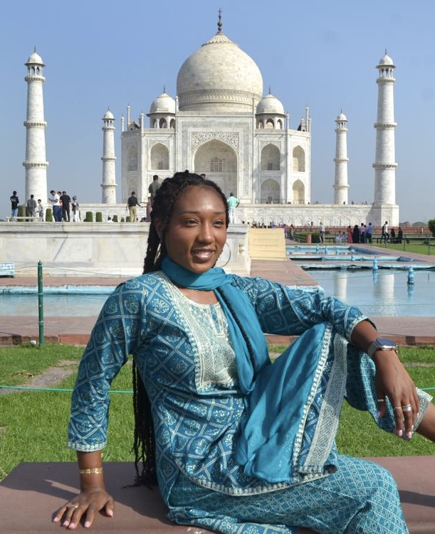 Advisor - Antonia' Thornton