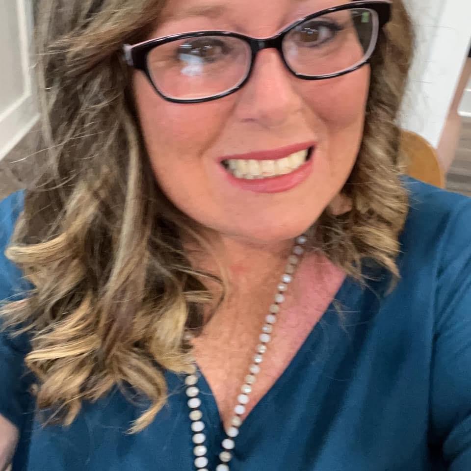 Advisor - Shelly Medlock