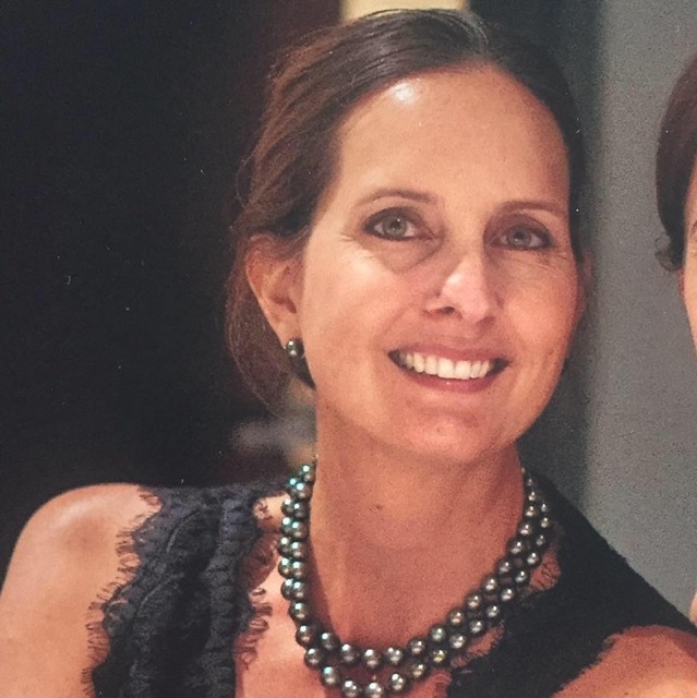 Fora Author - Veronica Winstead