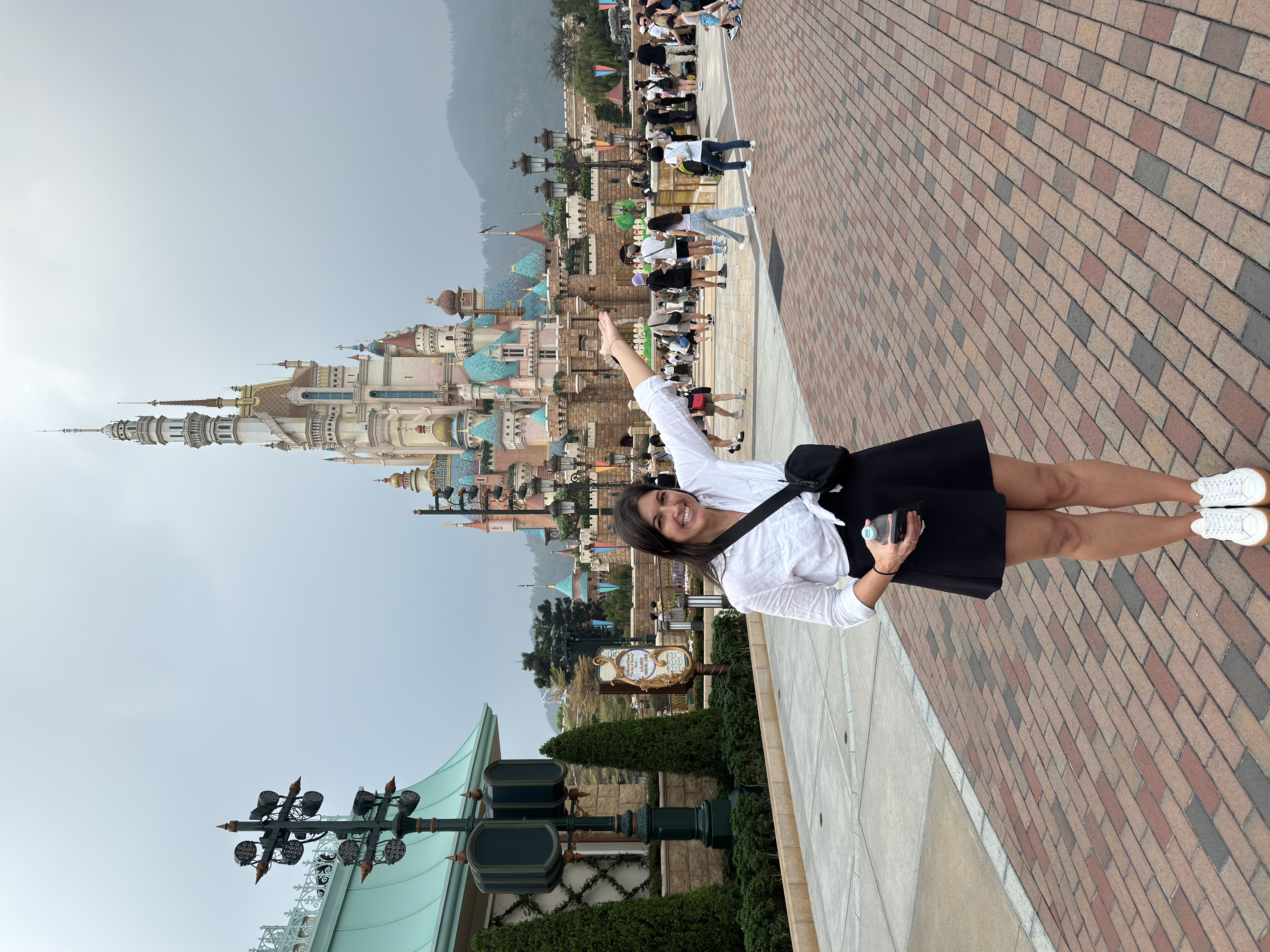 Advisor - Lauren Carr