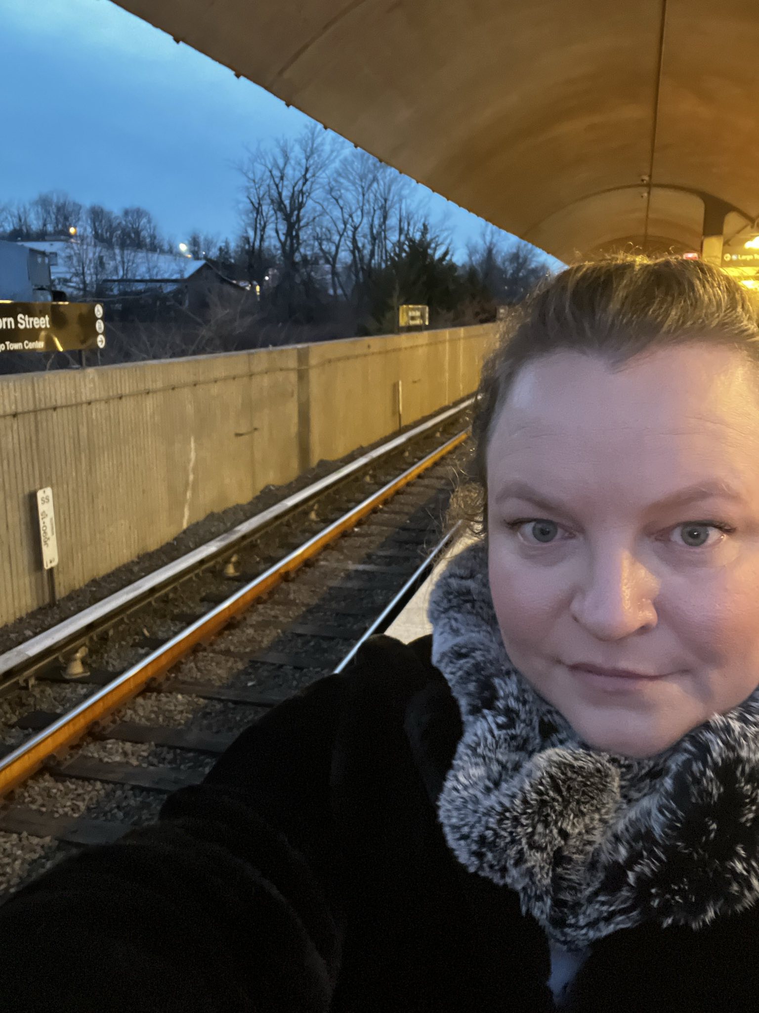 Fora Author - Jess Kratz