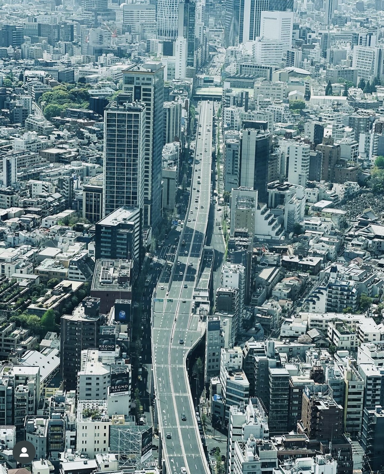 Overhead view of a long highway in a modern city