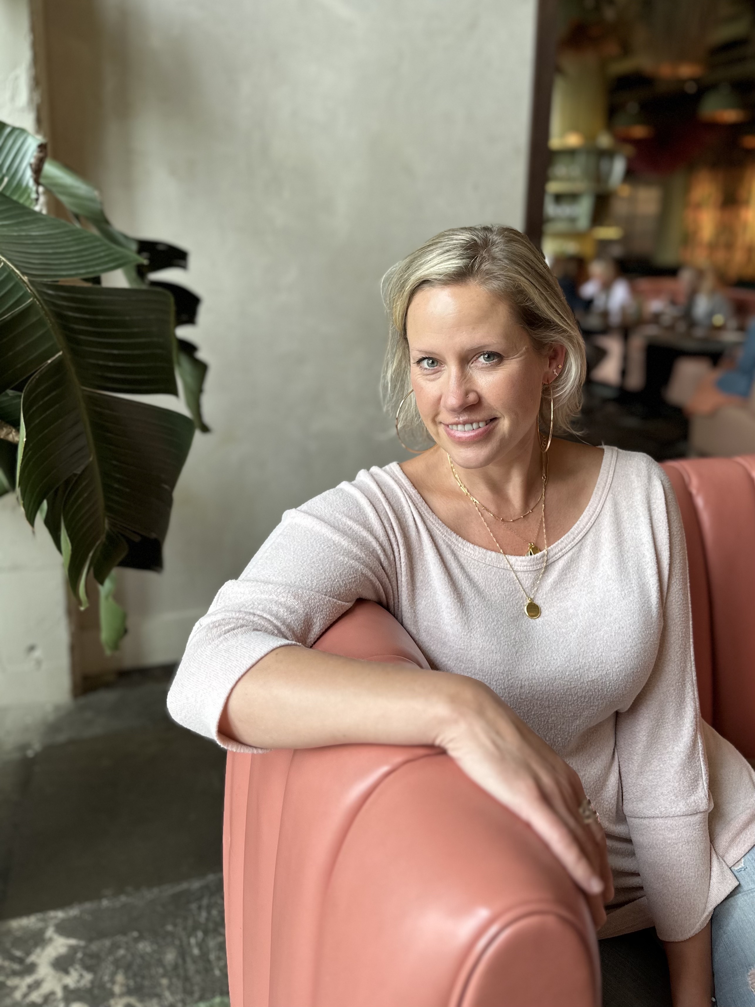 Fora Author - Jill Lutz