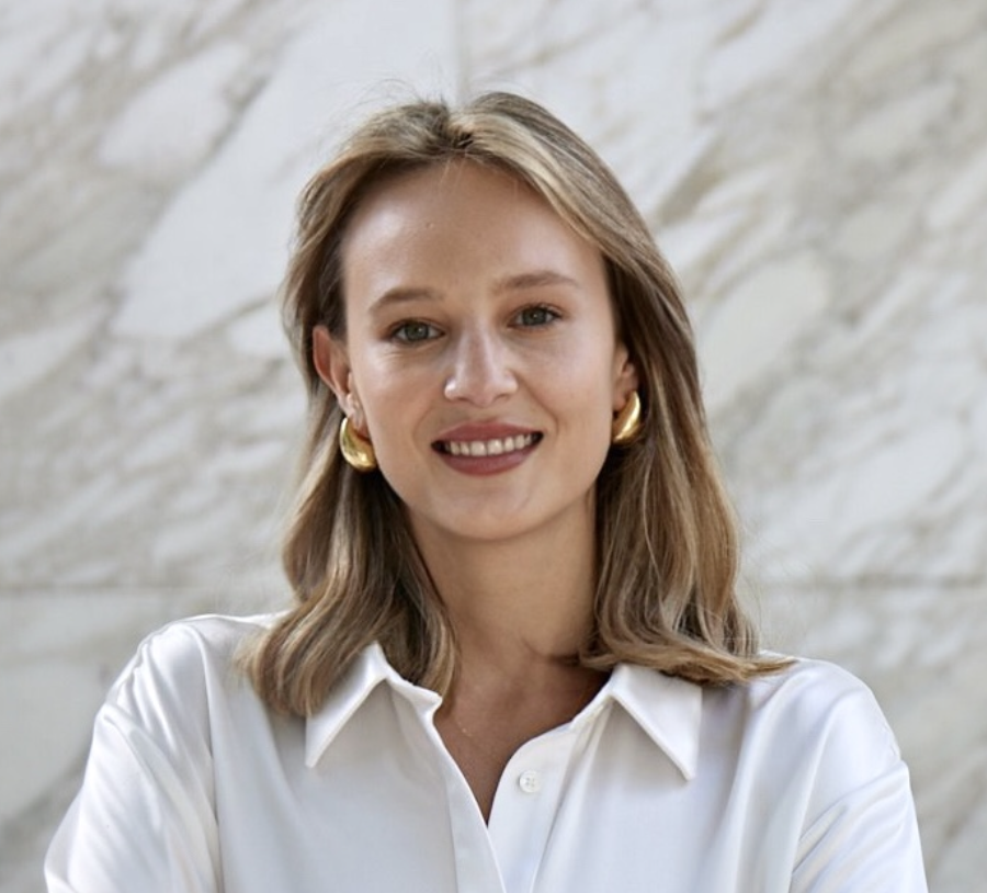 Advisor - Ulla Van Skyhawk