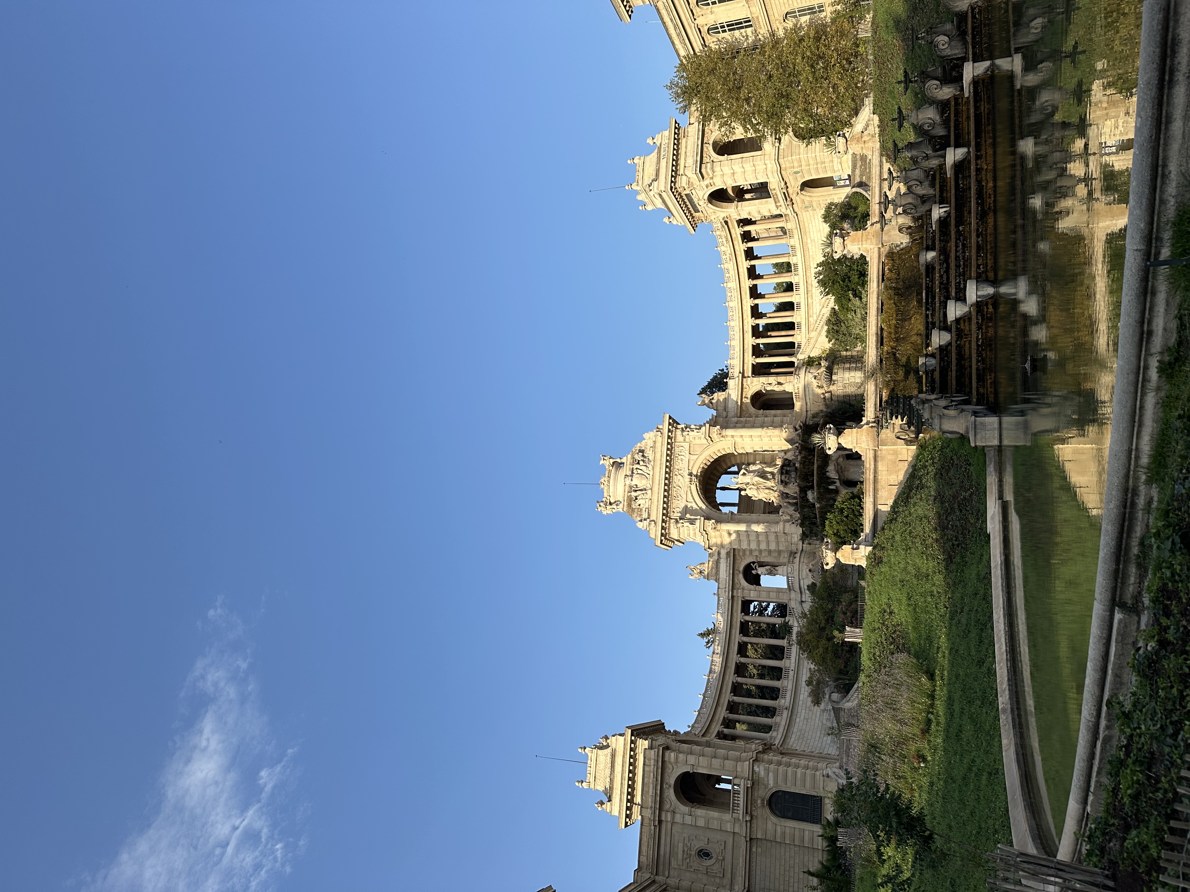 A view of a classic building during the daytime.
