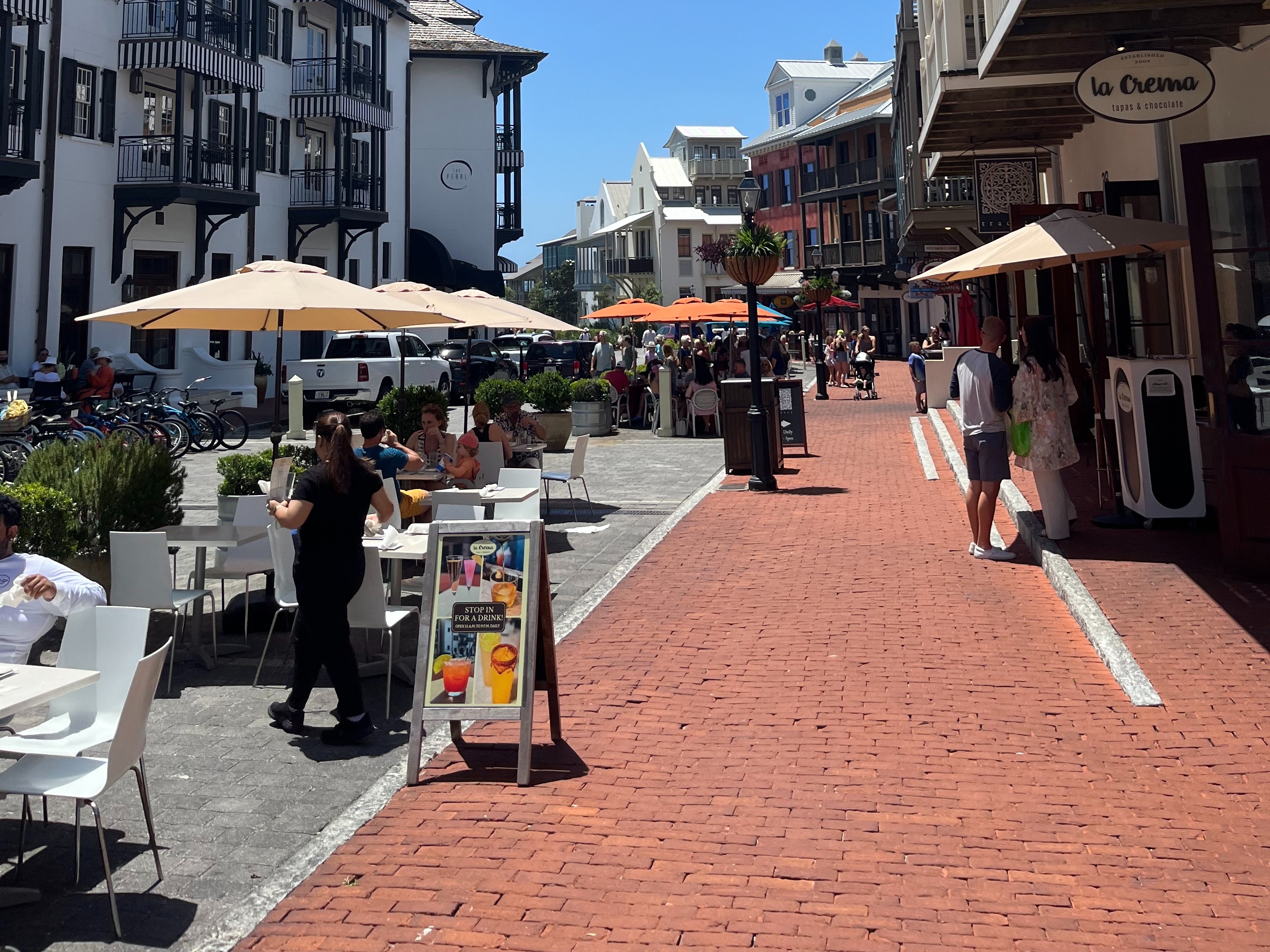 outdoor-restaurant-florida-travel-guide