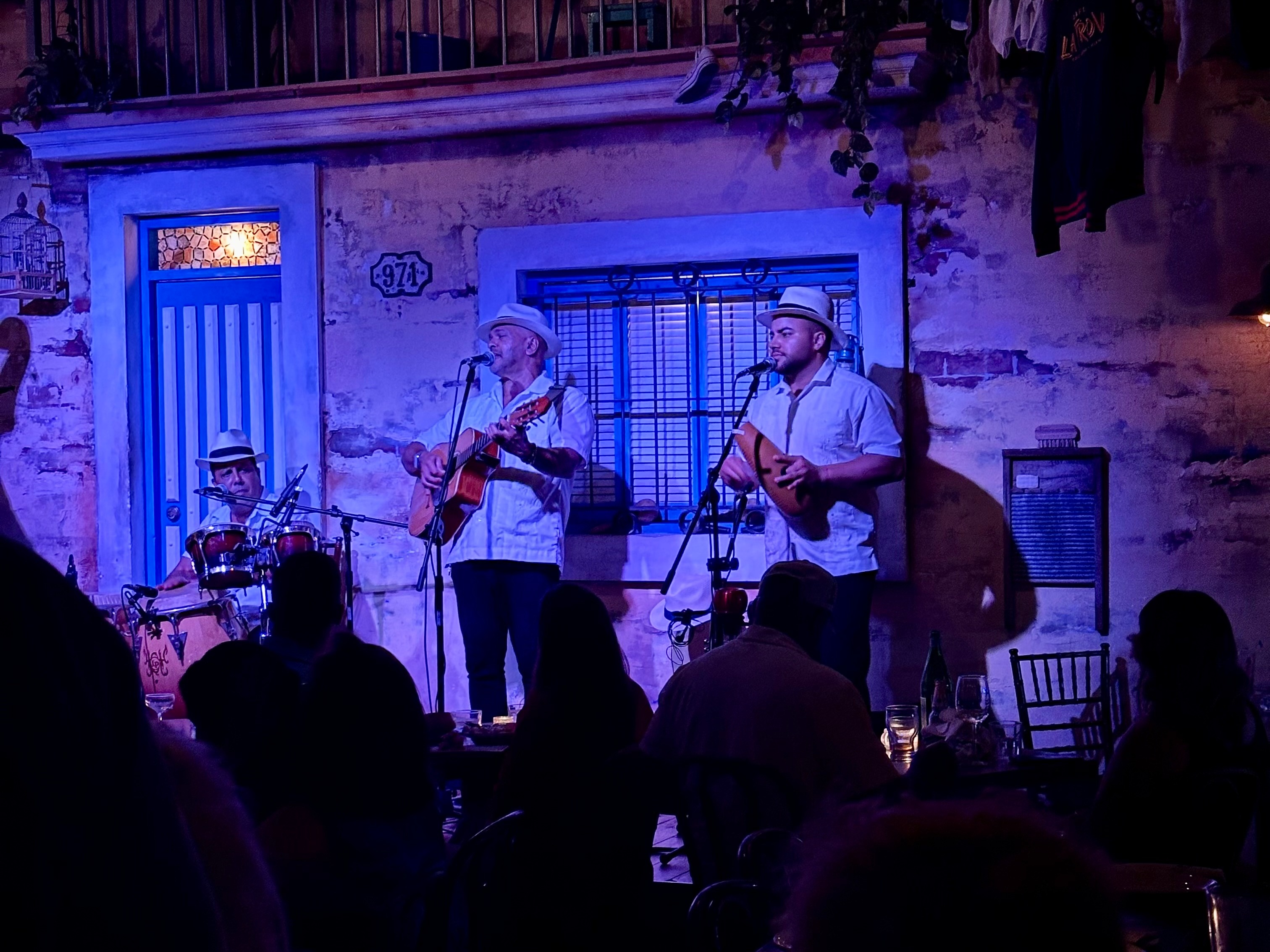 Live-Music-at Cafe-La-Trova-Miami-travel-guide