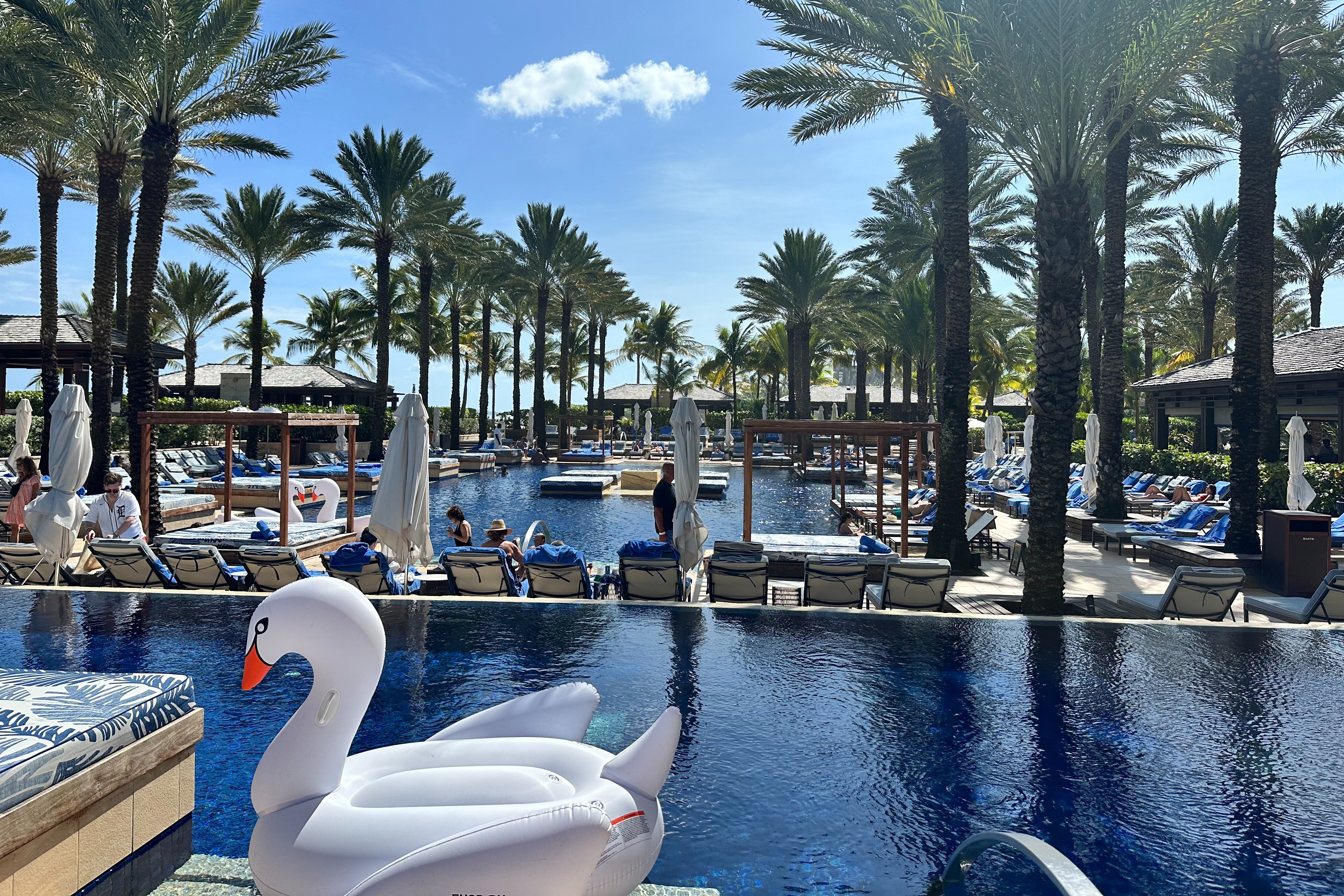 Daybeds at the pool of The Cove at Atlantis.