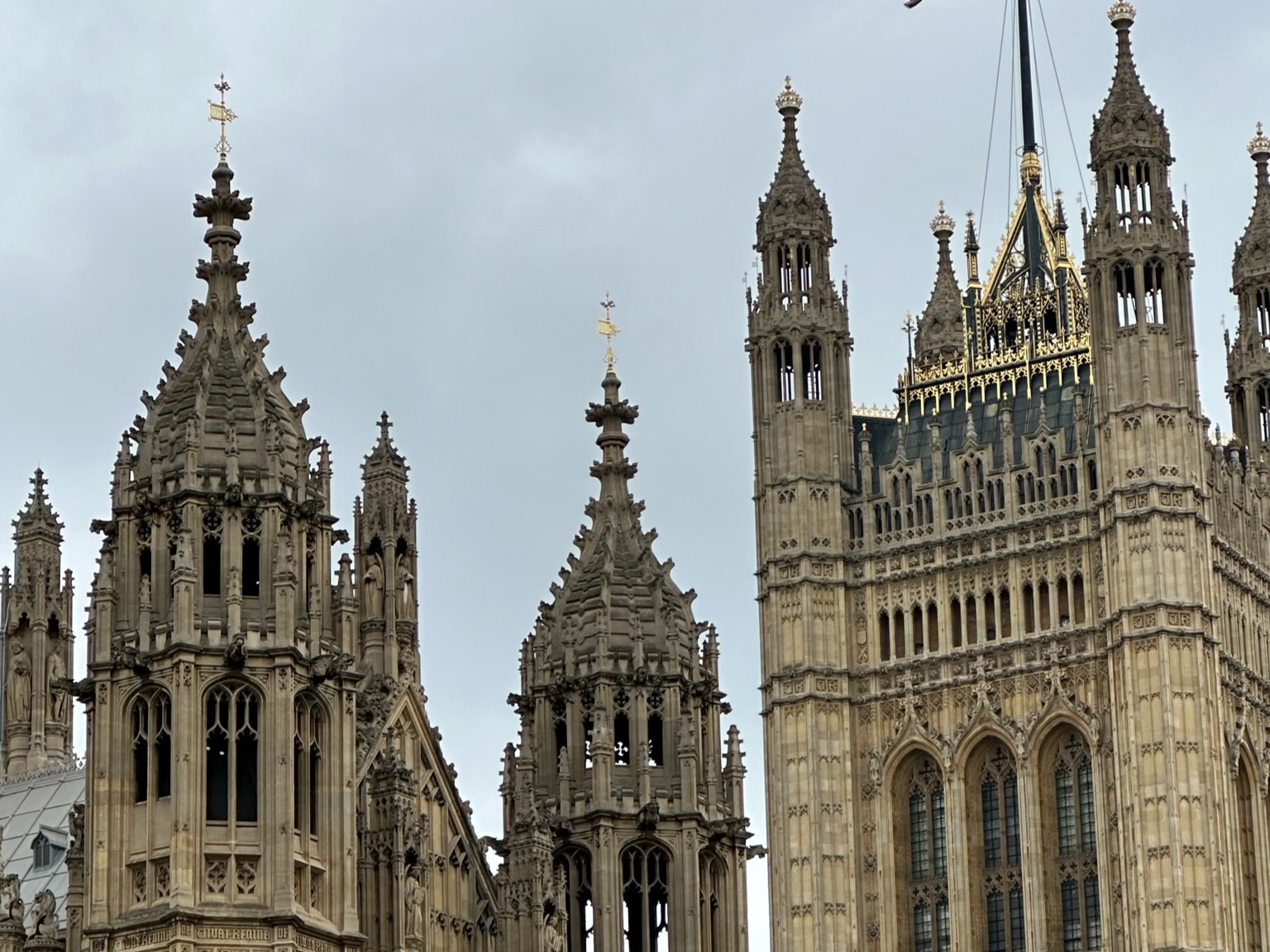 A picture of Westminster Abbey during the daytime.
