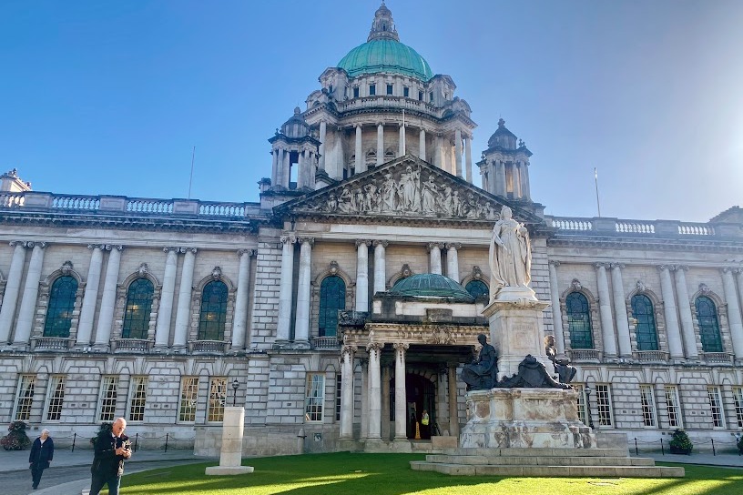 The architecture of Belfast City Hall is admirable.