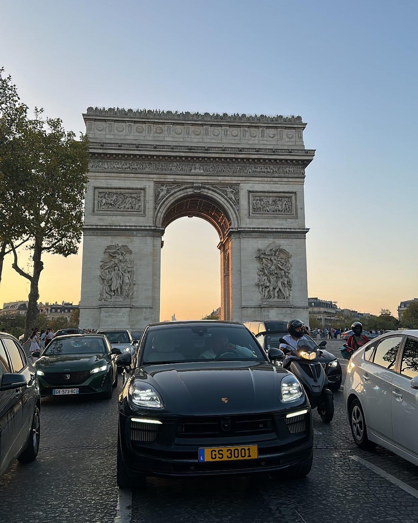Beautiful view of Arc de Triomphe