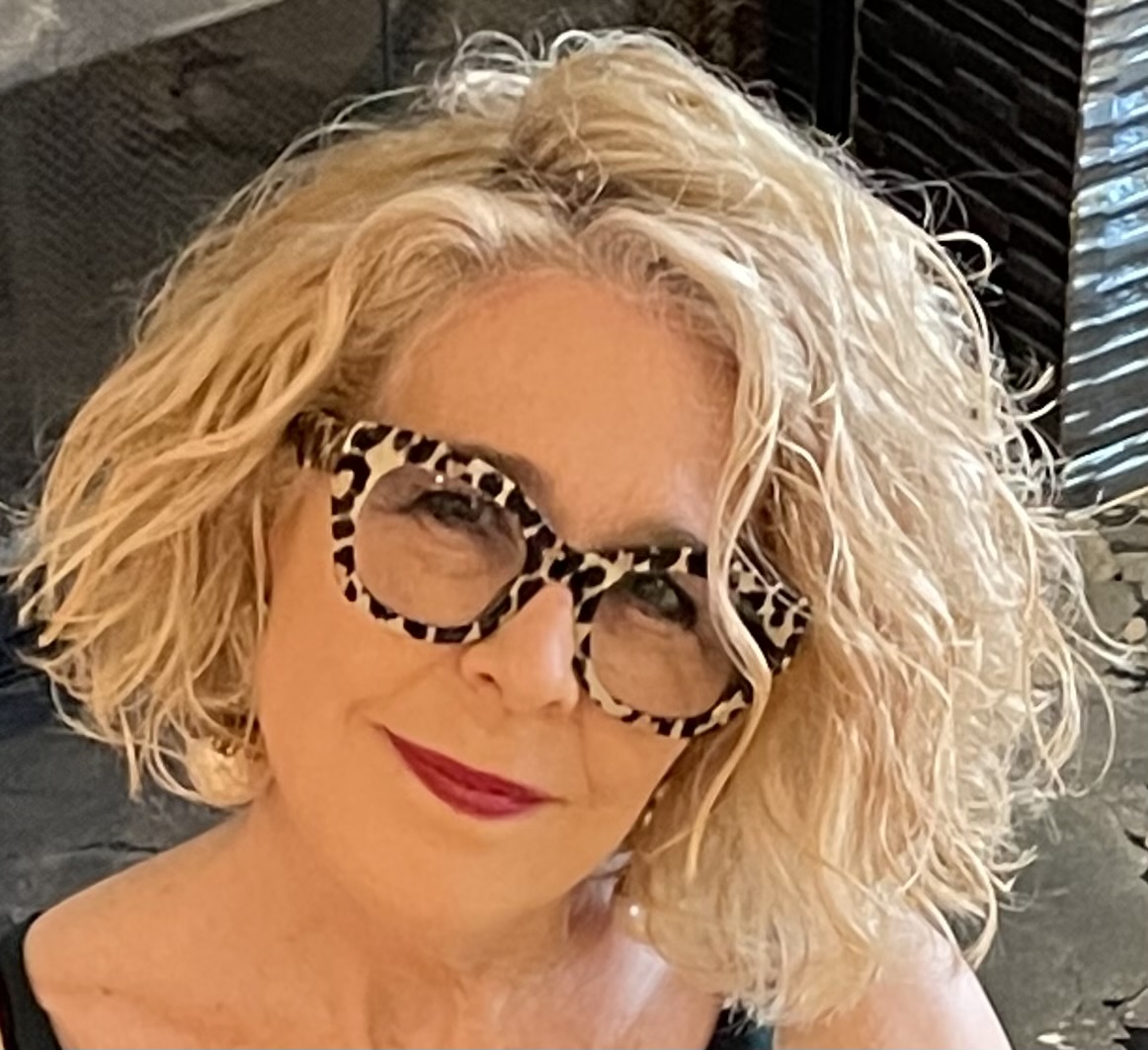 Fora Author - Janelle Redman