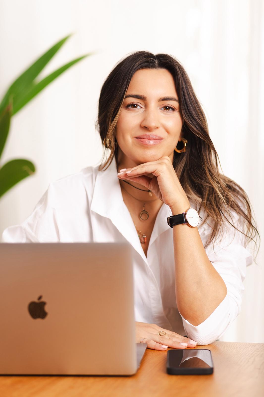 Advisor - Simona Ispas