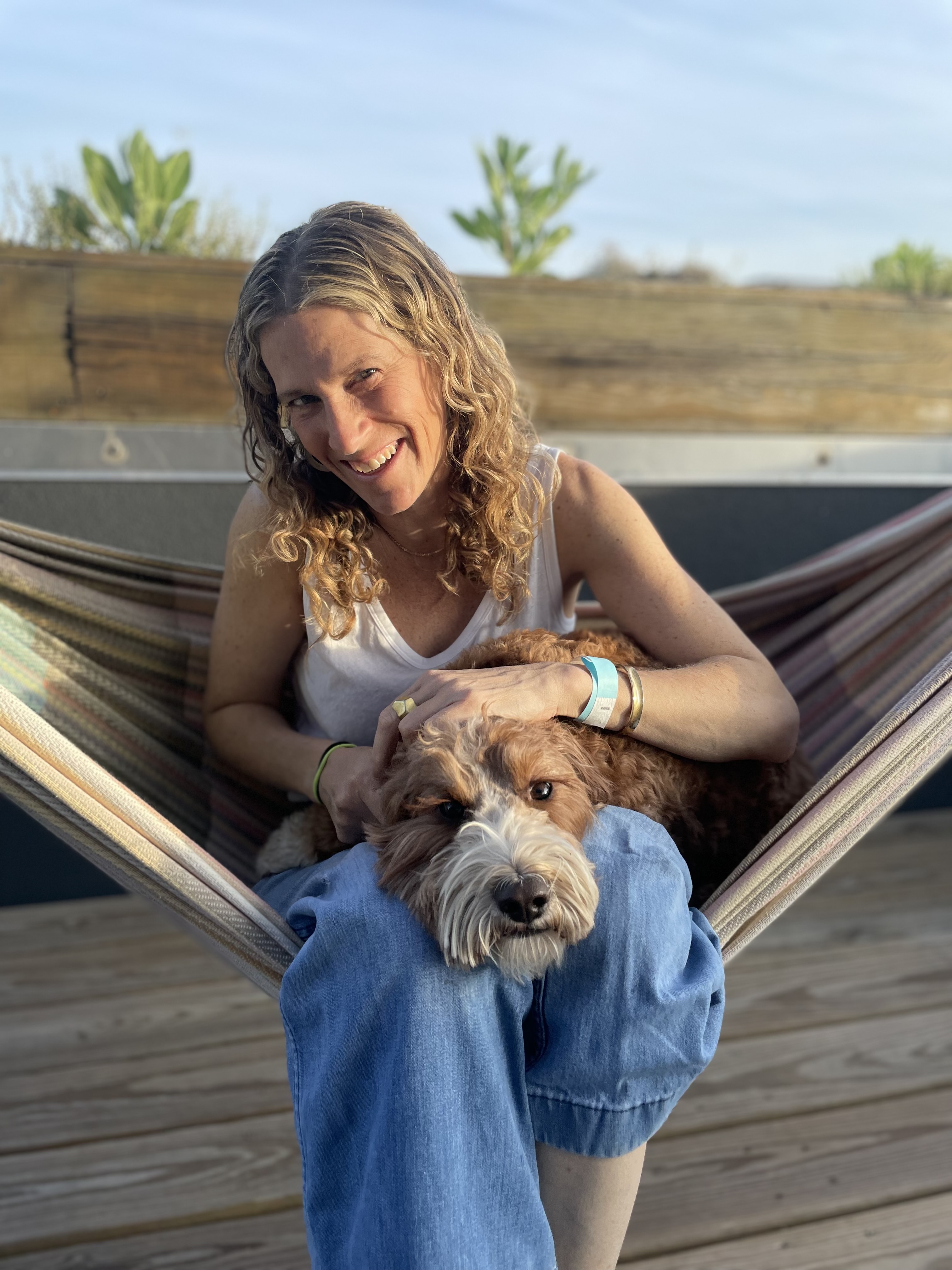 Liza Vadnai curated by Liza Vadnai