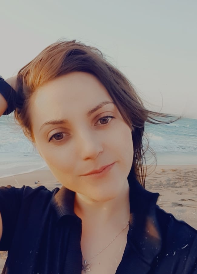 Fora Author - Catalina Easton