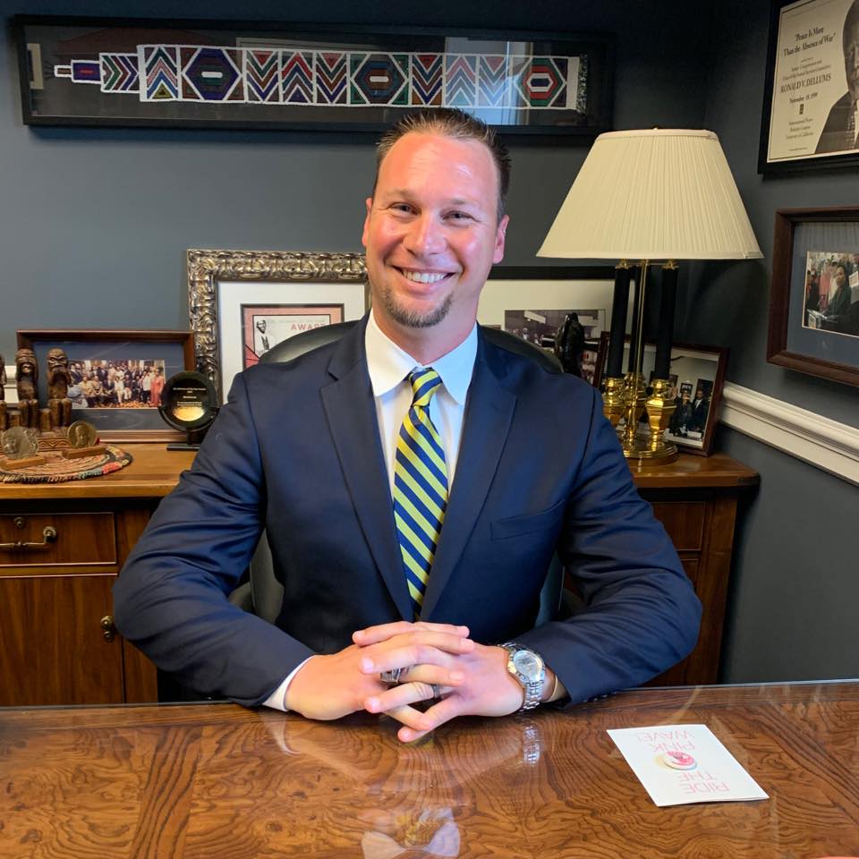 Advisor - Derek Starks