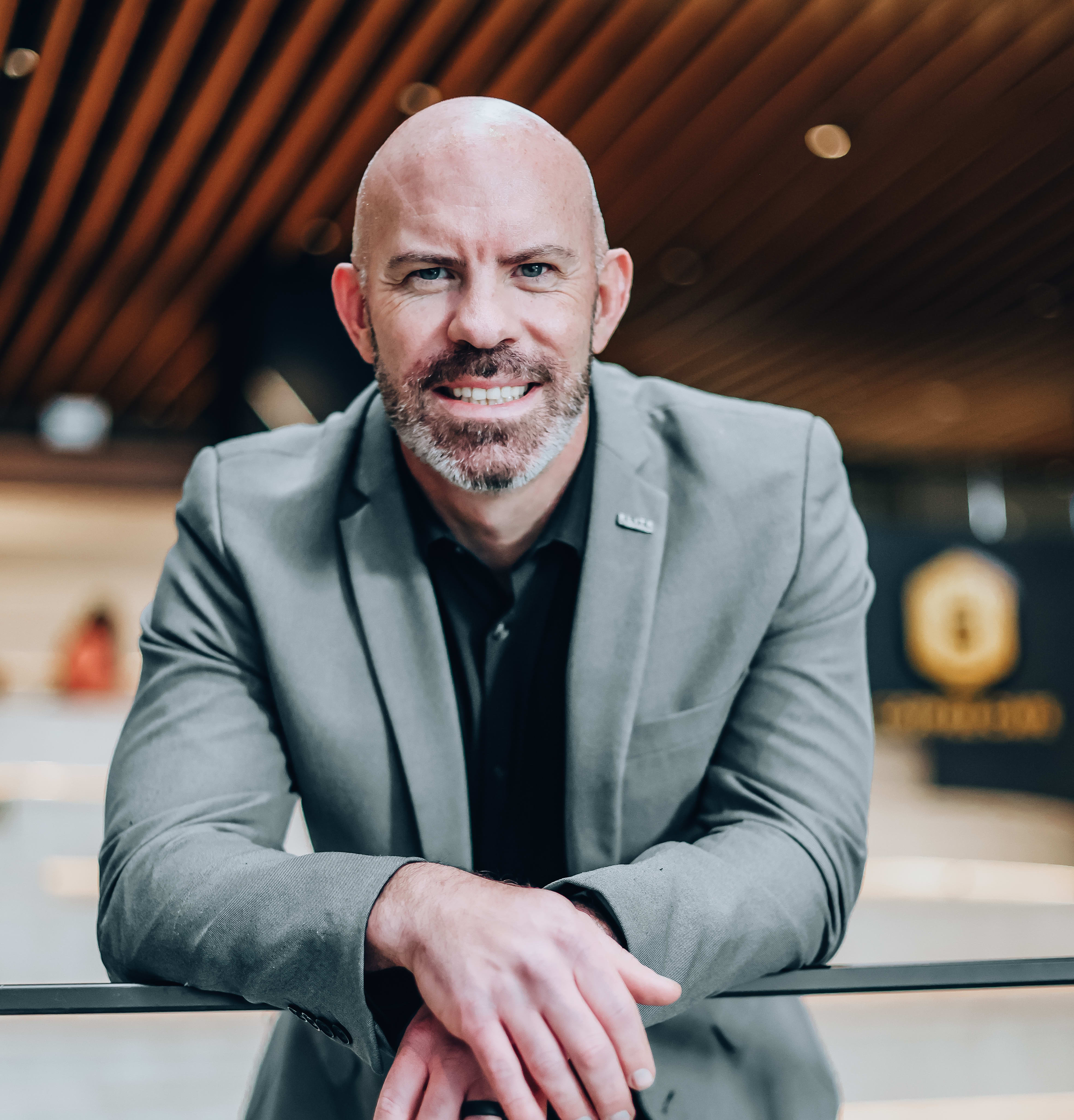 Fora Author - Ewan Neveling