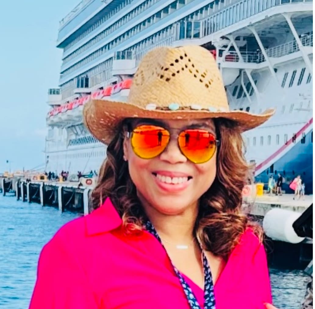 Advisor - Lisa Davis