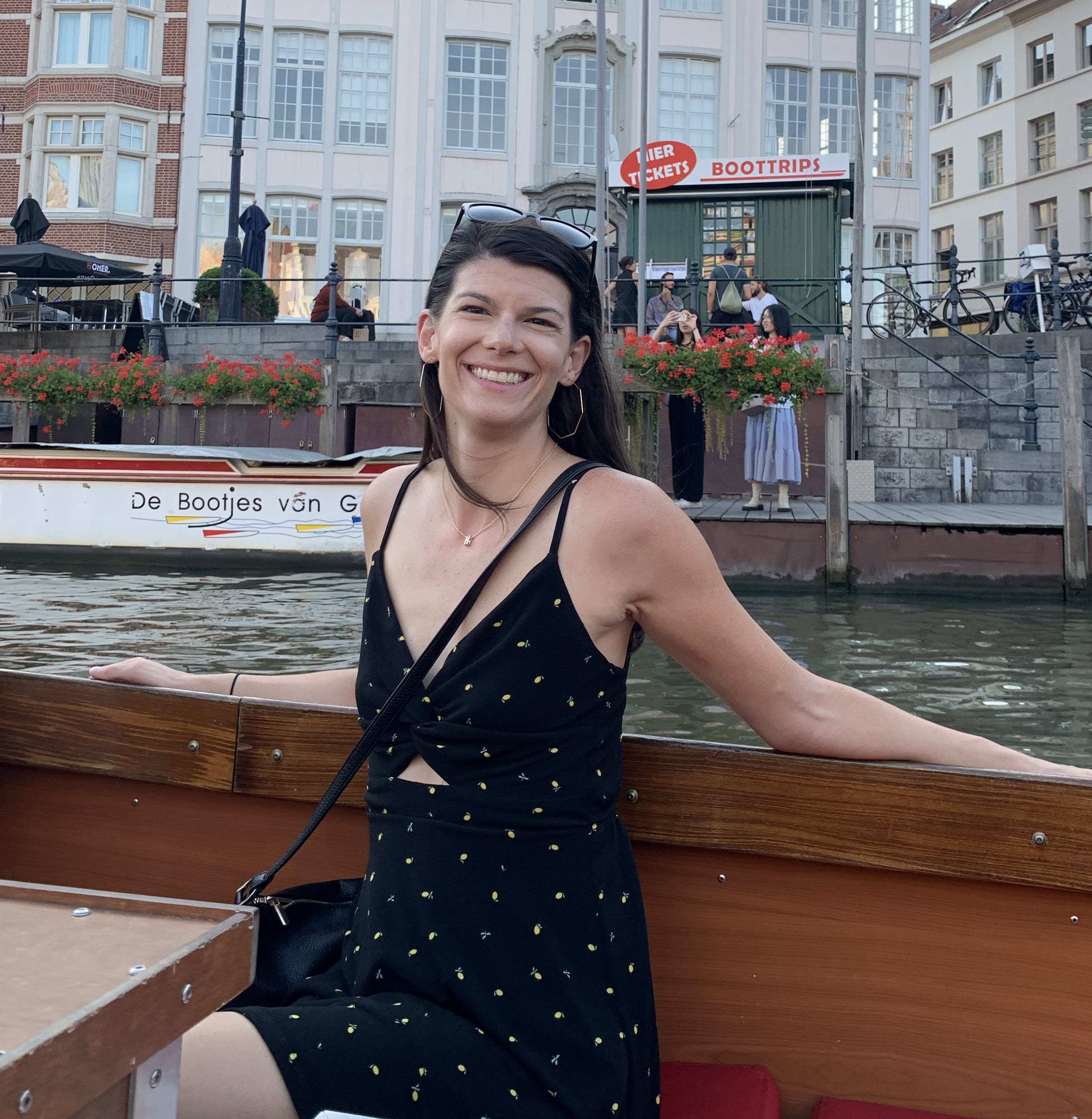Fora Author - Holly Geraldson
