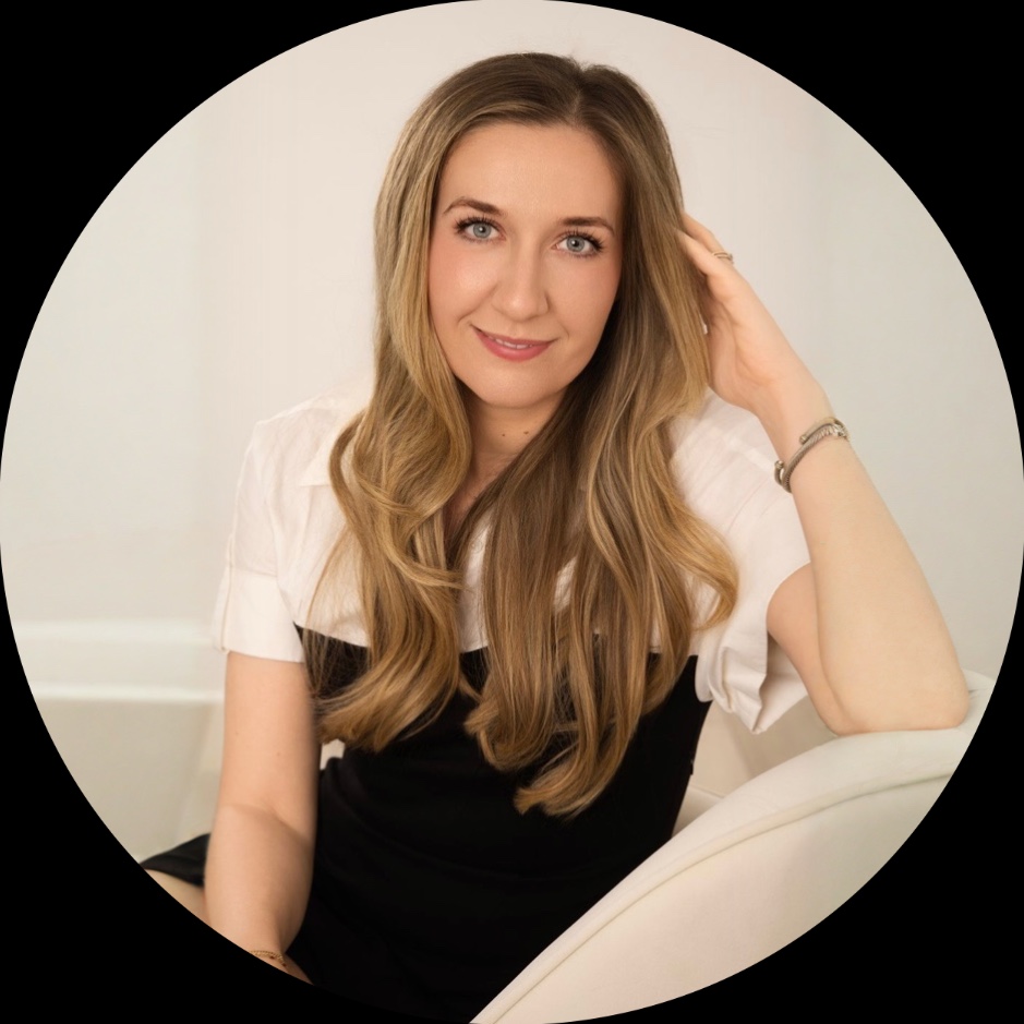 Travel Advisor - Angelica Zureikat
