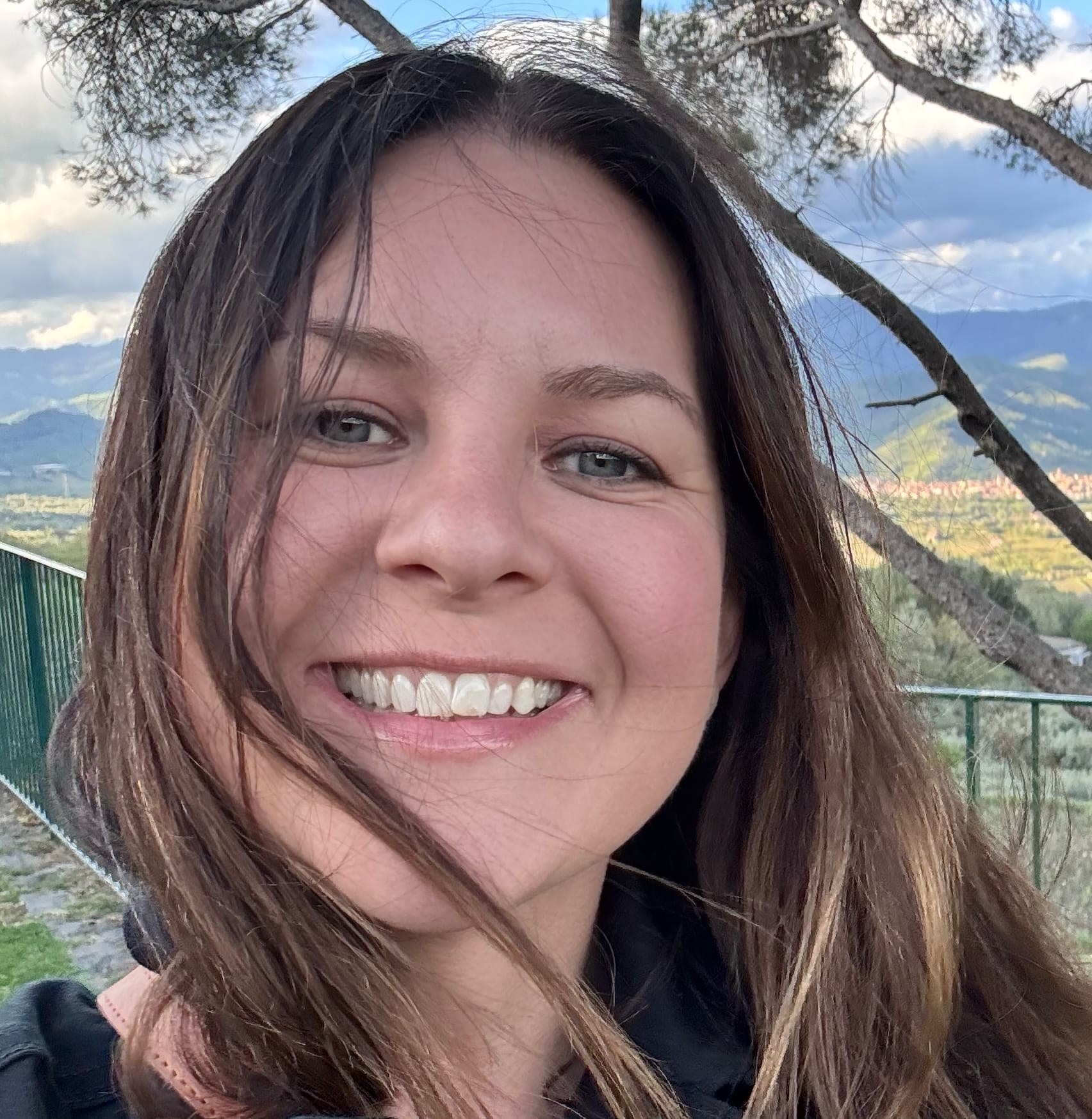 Fora Advisor - Erin Hood