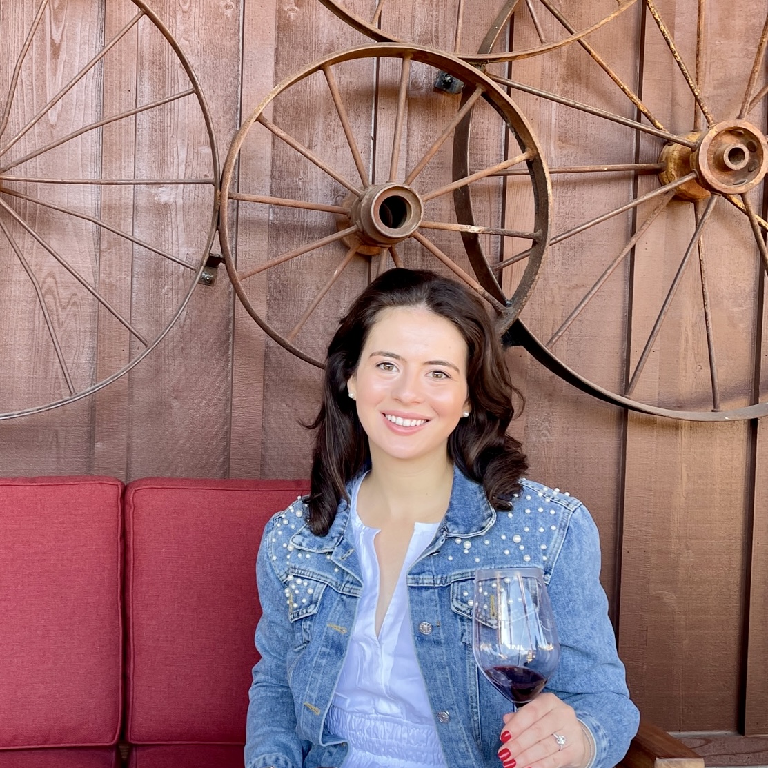 Advisor - Jessica Raciborska