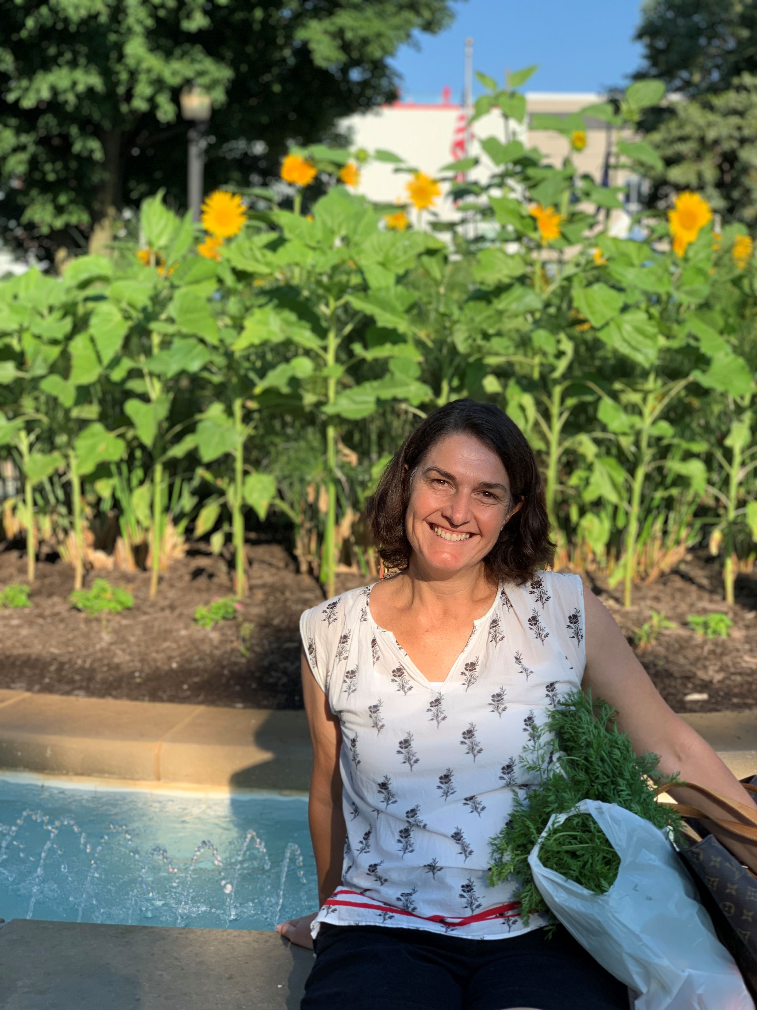Fora Author - Nicole Holmes